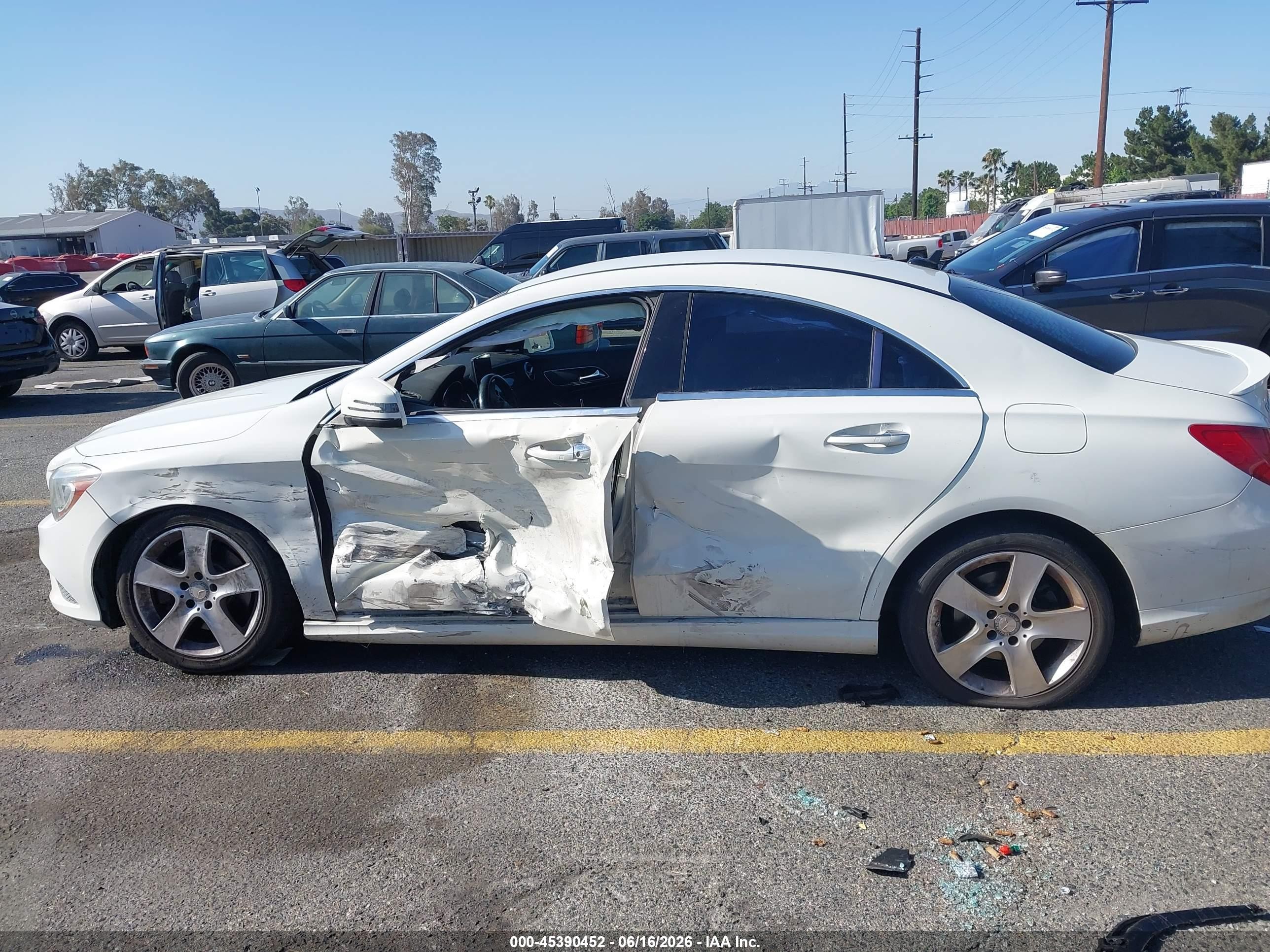 2015 Mercedes-benz Cla 250 White vin: WDDSJ4EB5FN163283