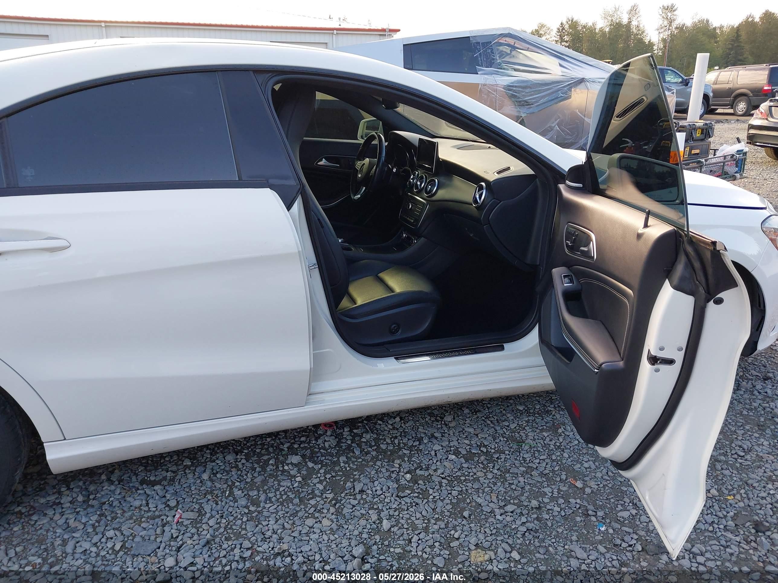2015 Mercedes-benz Cla 250   White vin: WDDSJ4EB5FN220193