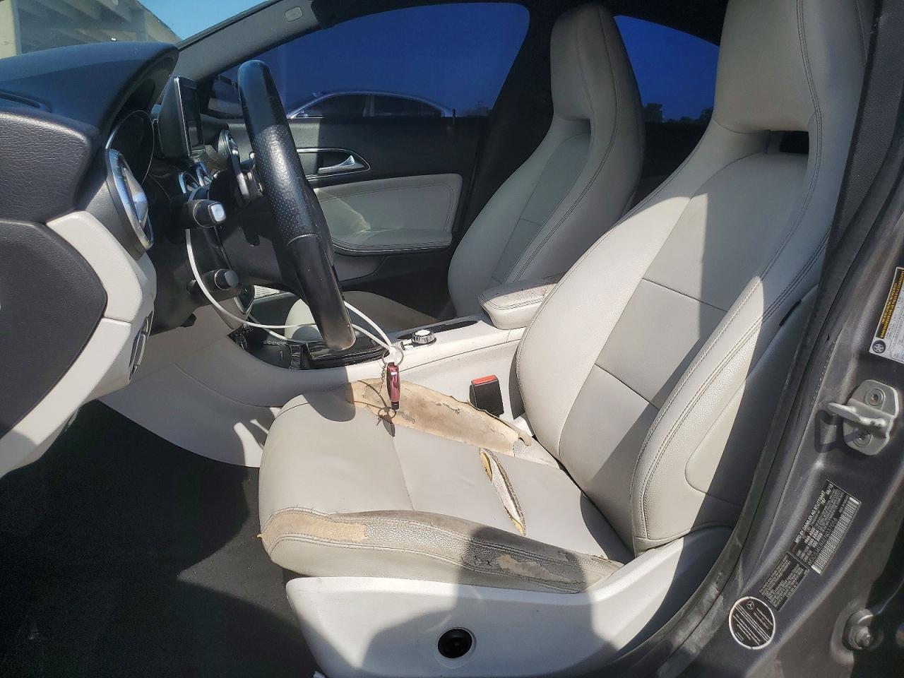 2014 Merz Cla 250 Gray vin: WDDSJ4EB6EN037058