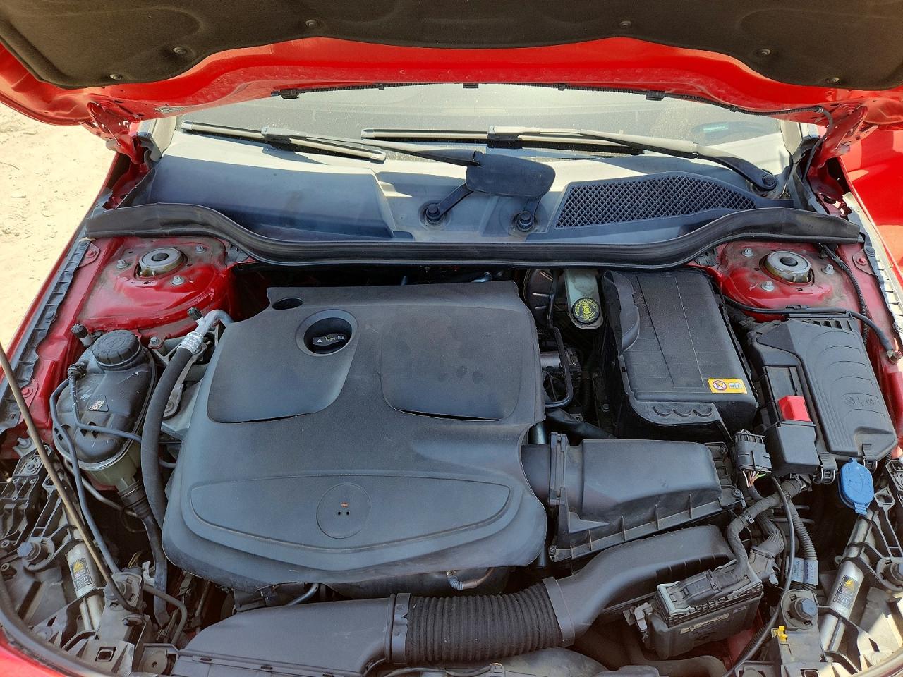 2014 Mercedes-benz Cla 250 Red vin: WDDSJ4EB6EN037237