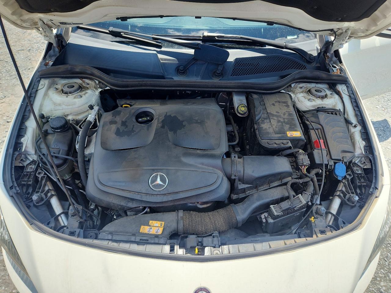2014 Mercedes-benz Cla 250 White vin: WDDSJ4EB6EN038128