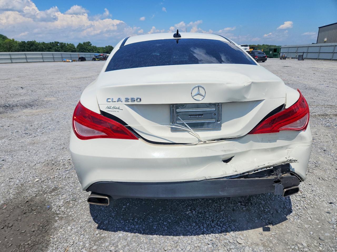 2014 Mercedes-benz Cla 250 White vin: WDDSJ4EB6EN038128