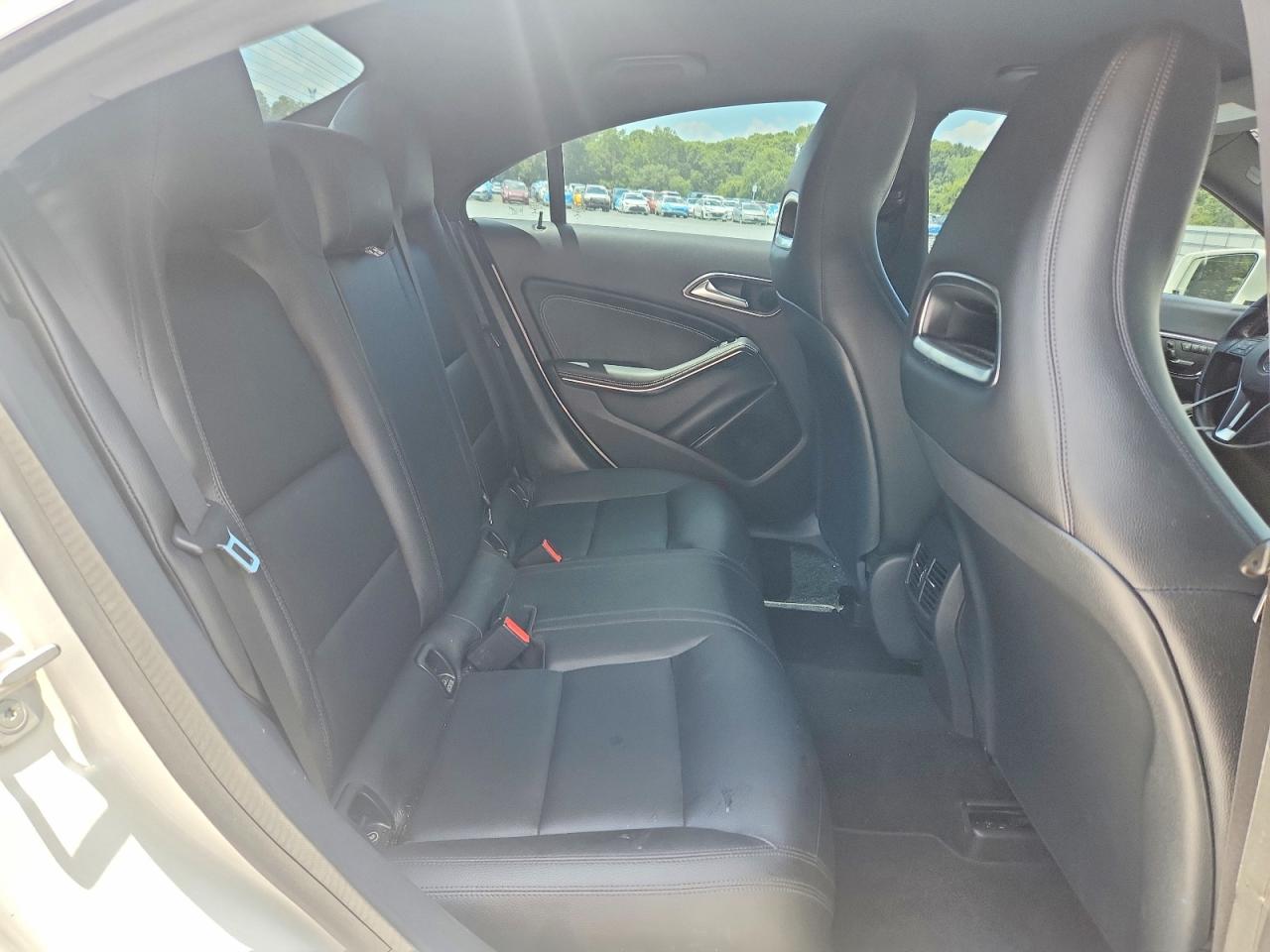 2014 Mercedes-benz Cla 250 White vin: WDDSJ4EB6EN038128