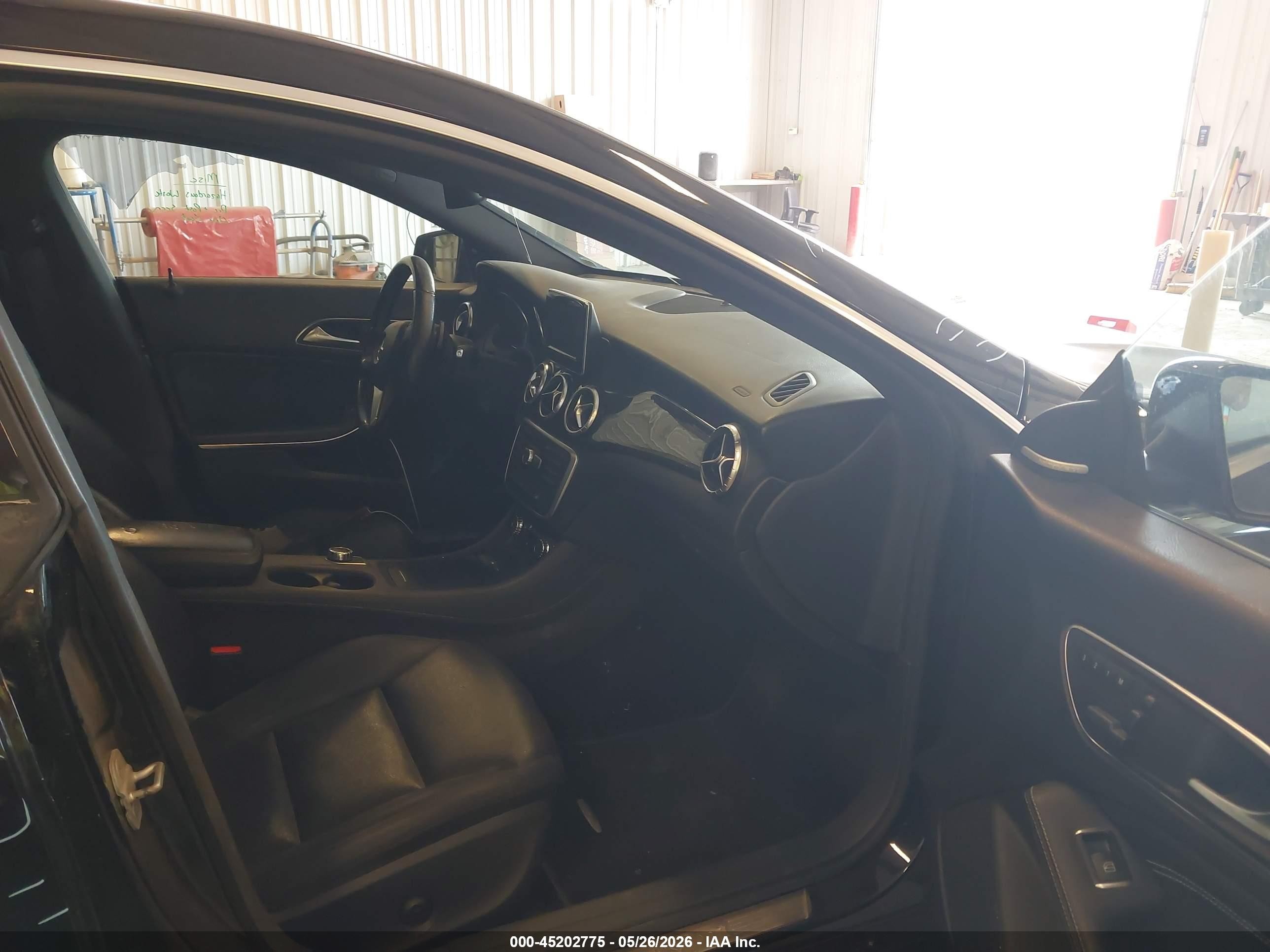 2014 Mercedes-benz Cla 250   Black vin: WDDSJ4EB6EN038890