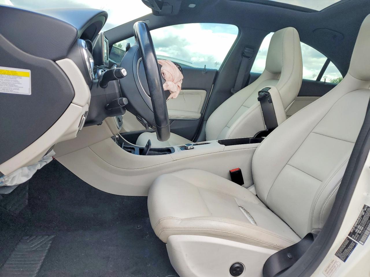 2014 Mercedes-benz Cla 250 White vin: WDDSJ4EB6EN043992
