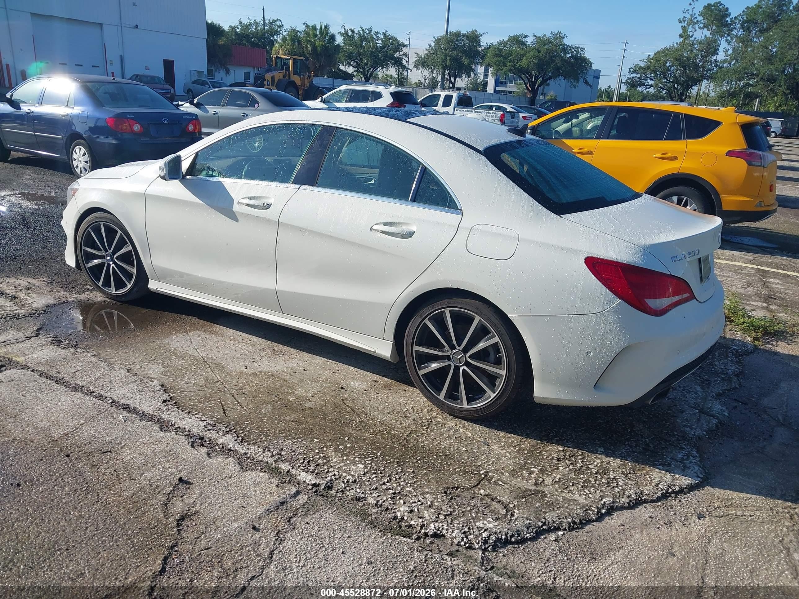 2014 Mercedes-benz Cla 250   White vin: WDDSJ4EB6EN050862