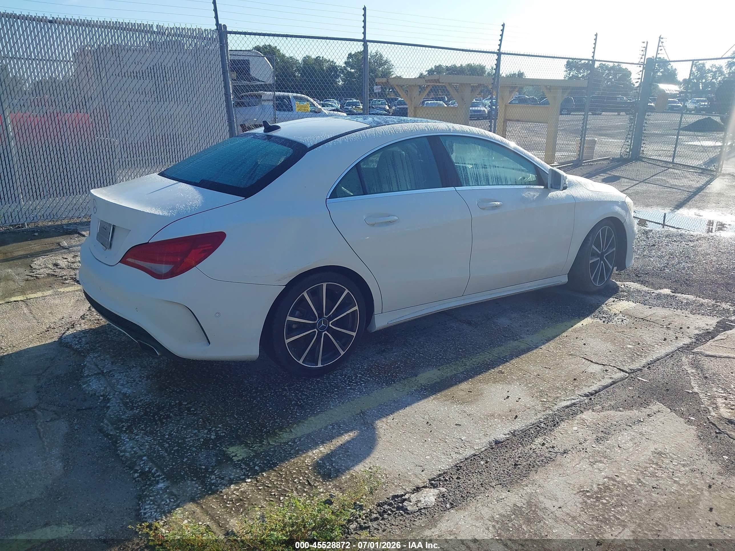 2014 Mercedes-benz Cla 250   White vin: WDDSJ4EB6EN050862