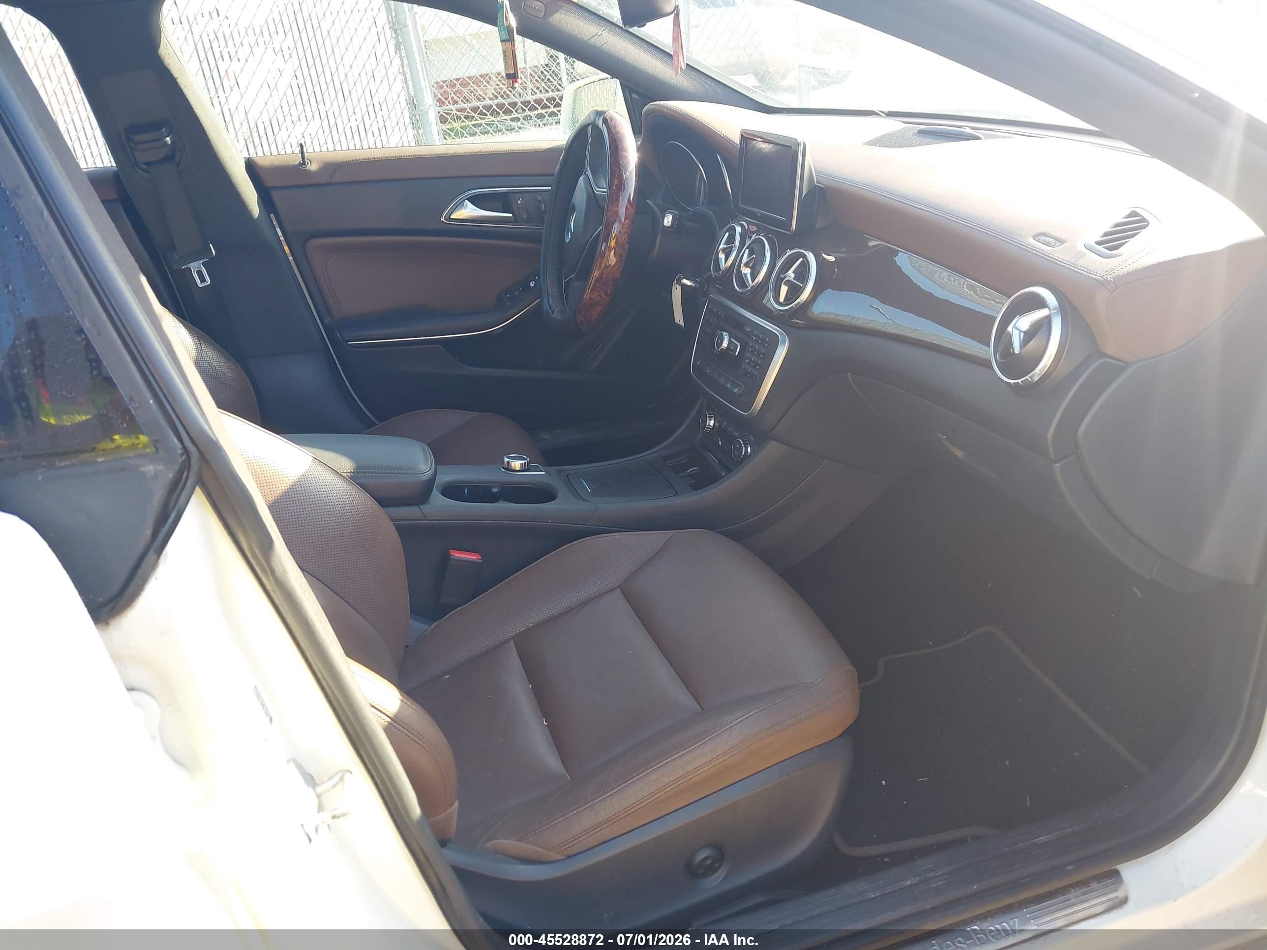 2014 Mercedes-benz Cla 250   White vin: WDDSJ4EB6EN050862