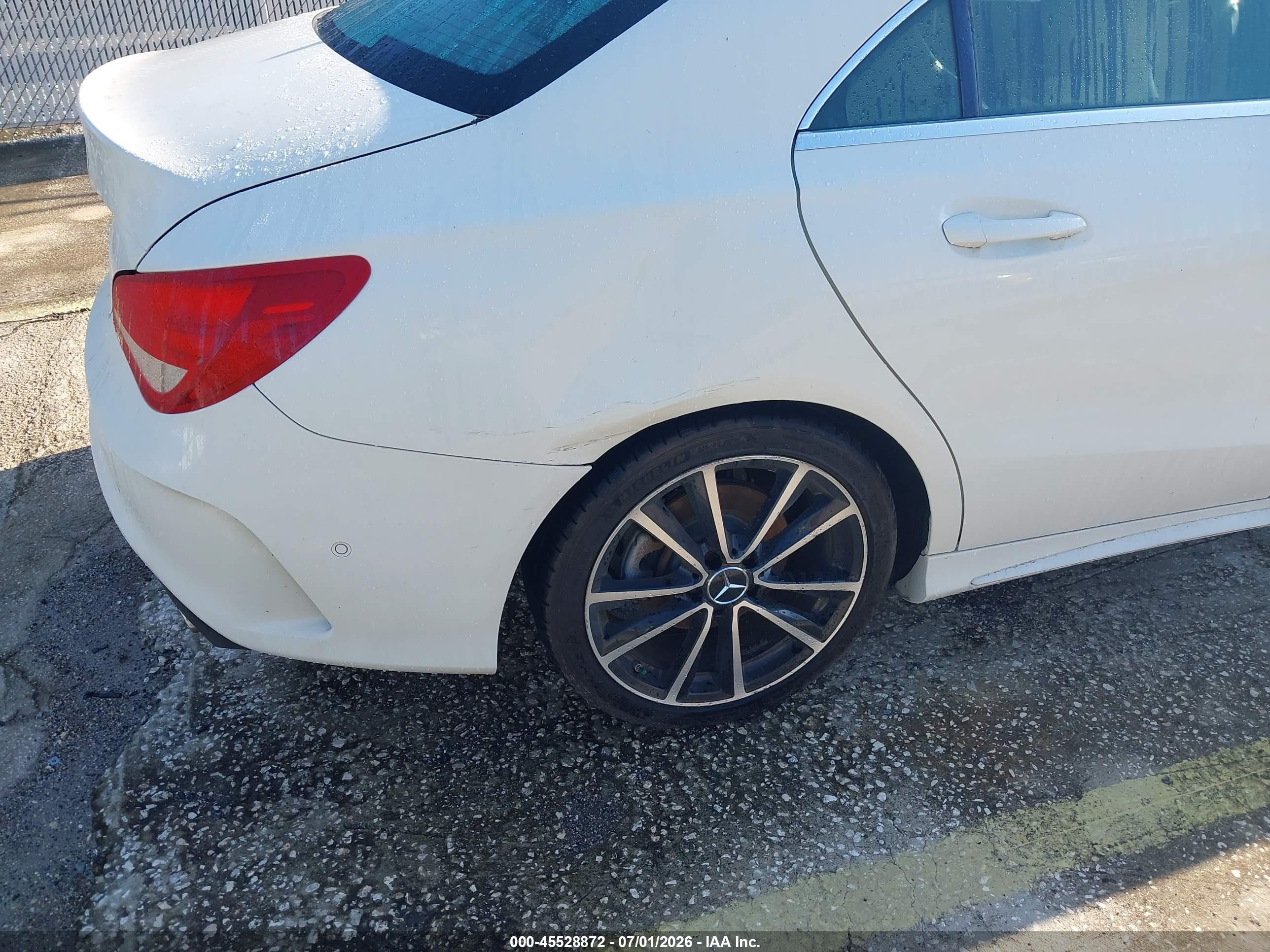 2014 Mercedes-benz Cla 250   White vin: WDDSJ4EB6EN050862