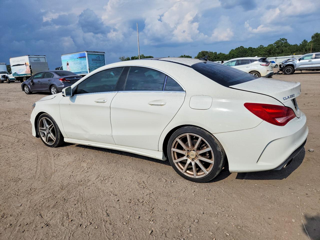 2014 Mercedes-benz Cla 250 White vin: WDDSJ4EB6EN052465