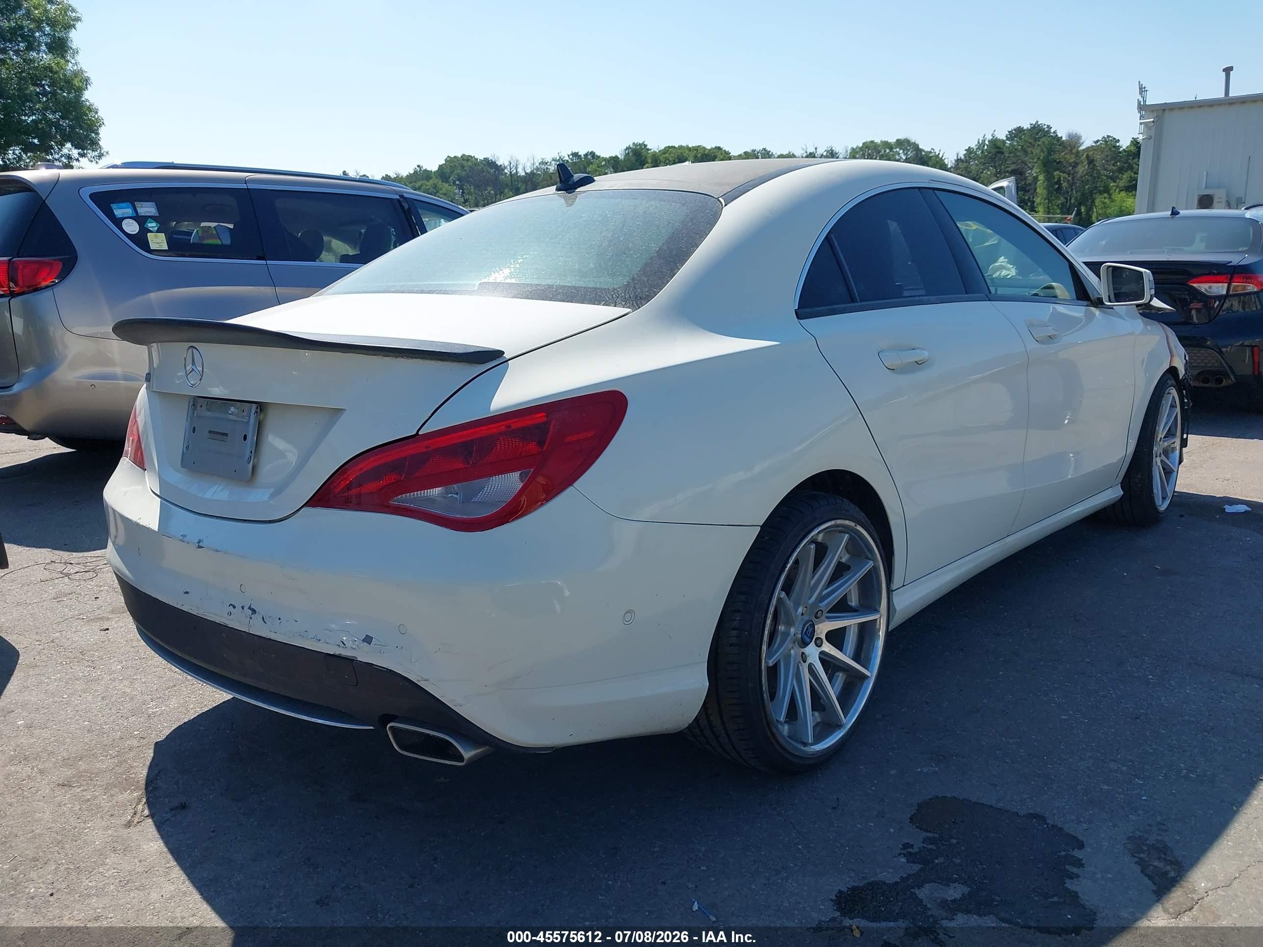 2014 Mercedes-benz Cla 250   White vin: WDDSJ4EB6EN052627