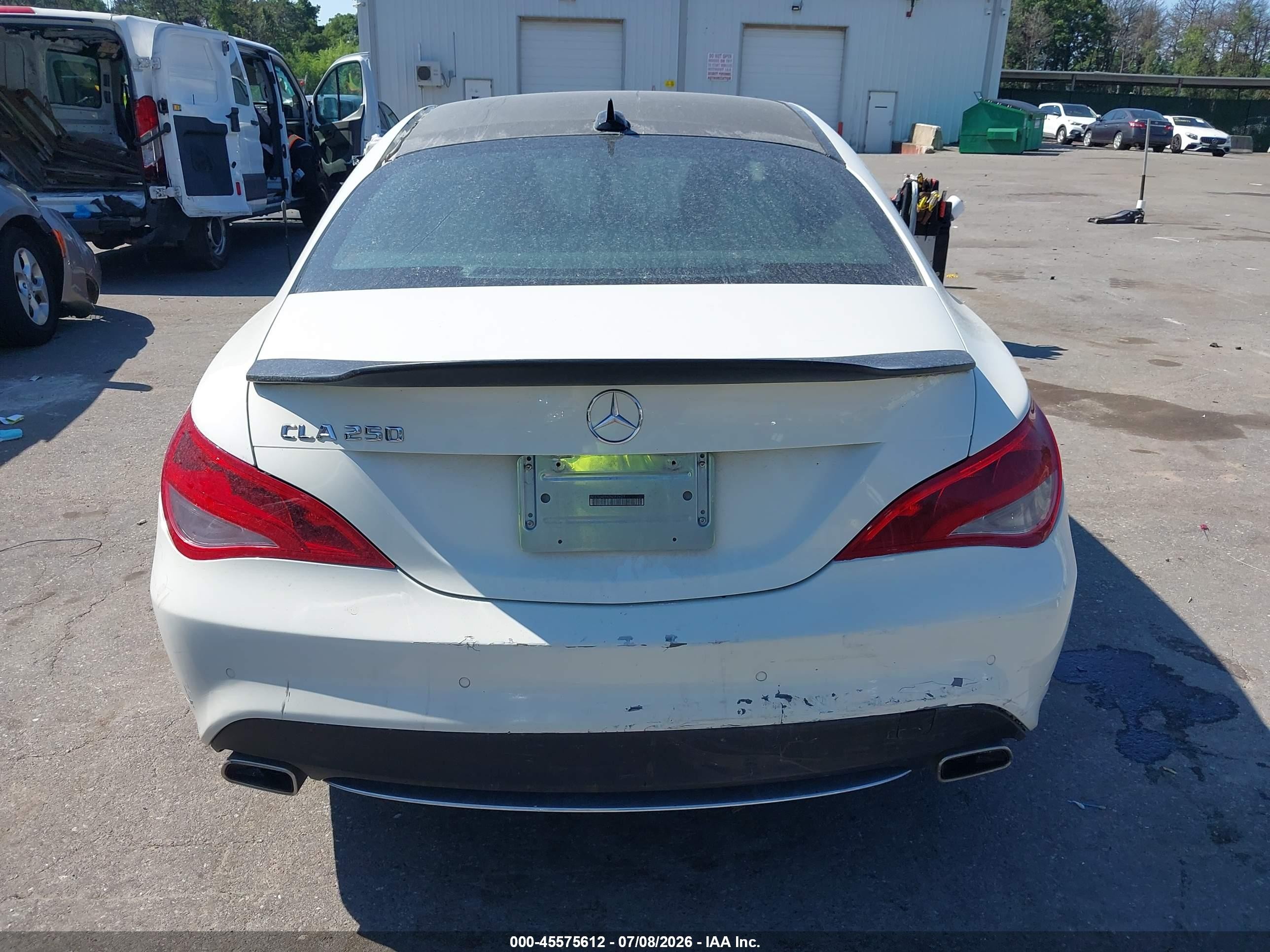 2014 Mercedes-benz Cla 250   White vin: WDDSJ4EB6EN052627