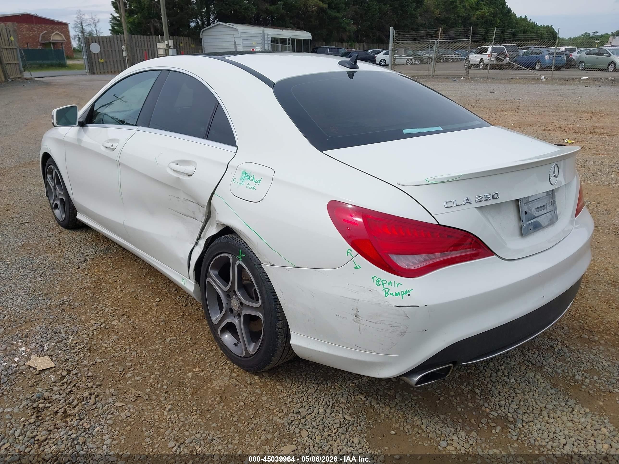 2014 Mercedes-benz Cla 250   Белый vin: WDDSJ4EB6EN069105