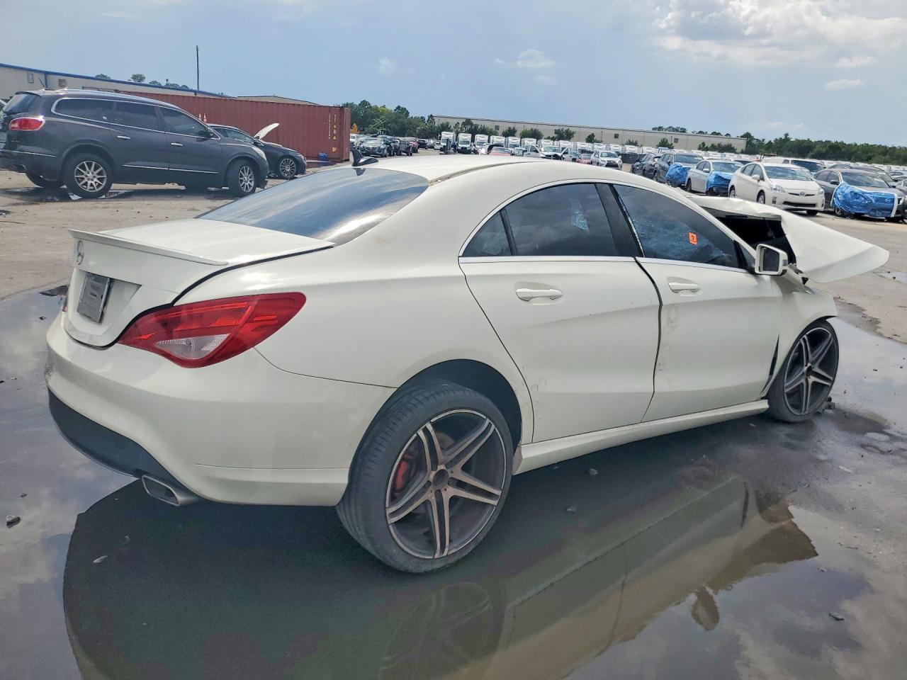 2014 Mercedes-benz Cla 250 White vin: WDDSJ4EB6EN104645
