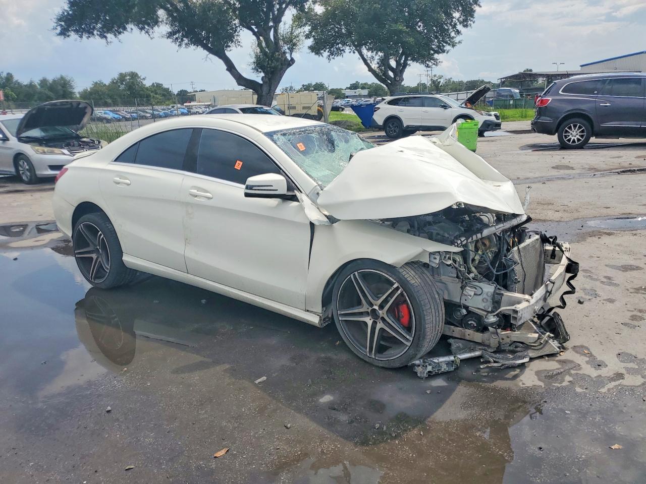 2014 Mercedes-benz Cla 250 White vin: WDDSJ4EB6EN104645