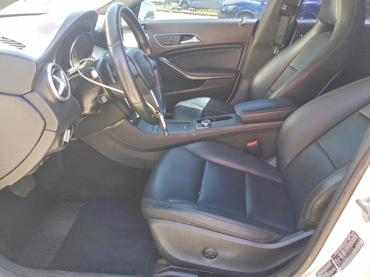 2014 Mercedes-benz Cla 250 White vin: WDDSJ4EB6EN109375
