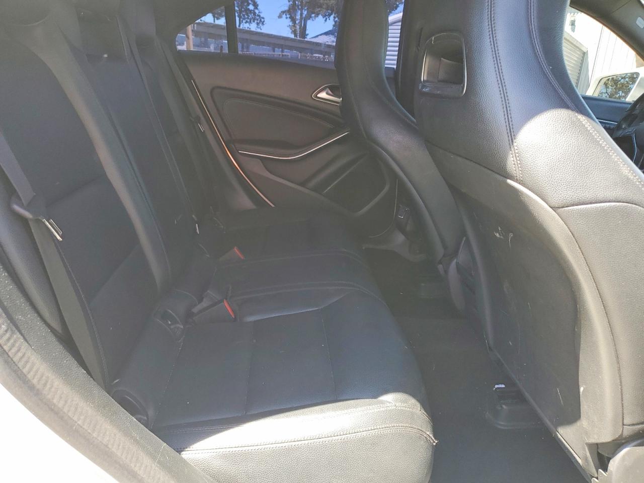 2014 Mercedes-benz Cla 250 White vin: WDDSJ4EB6EN109375
