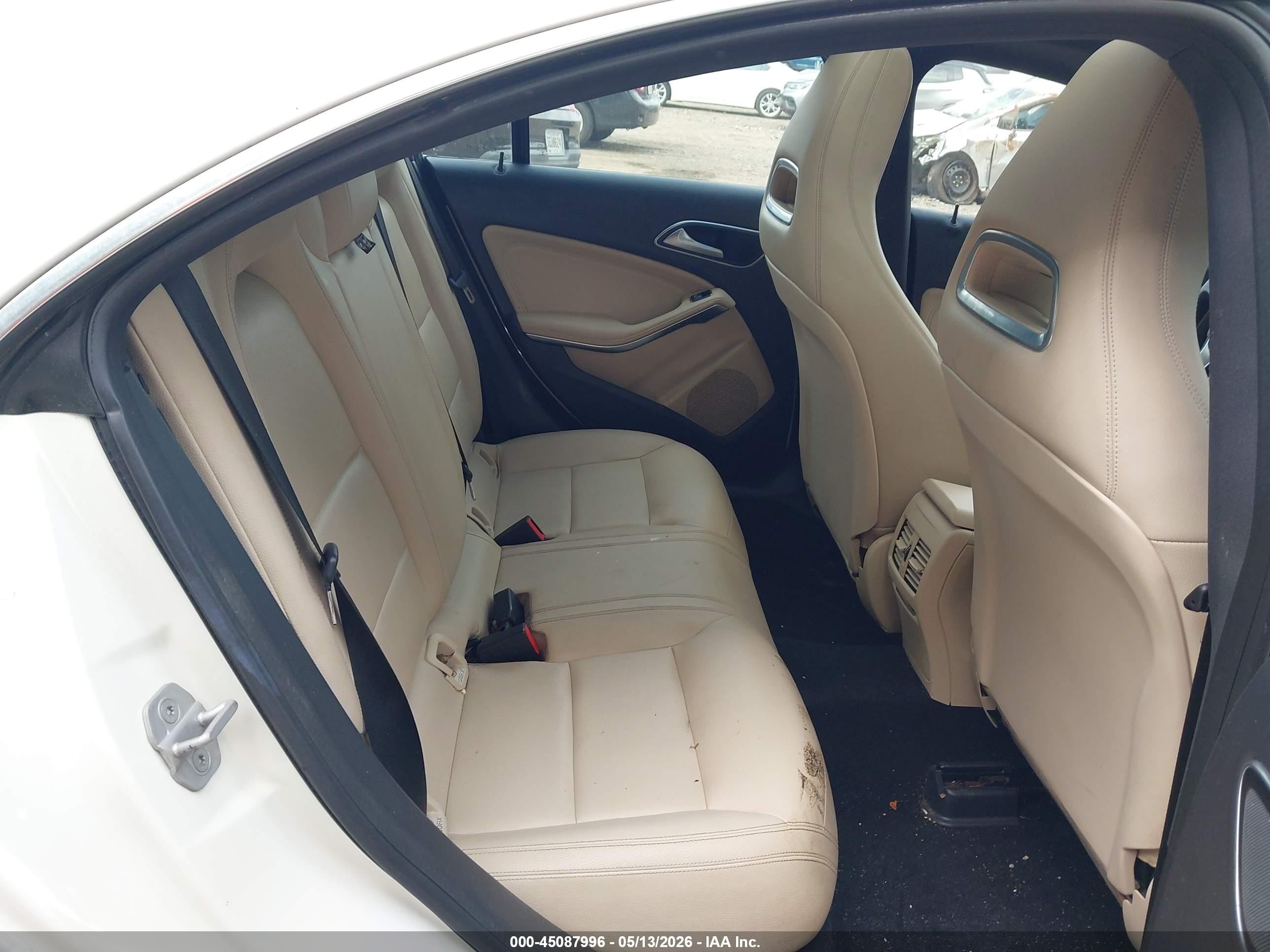 2014 Mercedes-benz Cla 250   White vin: WDDSJ4EB6EN114818