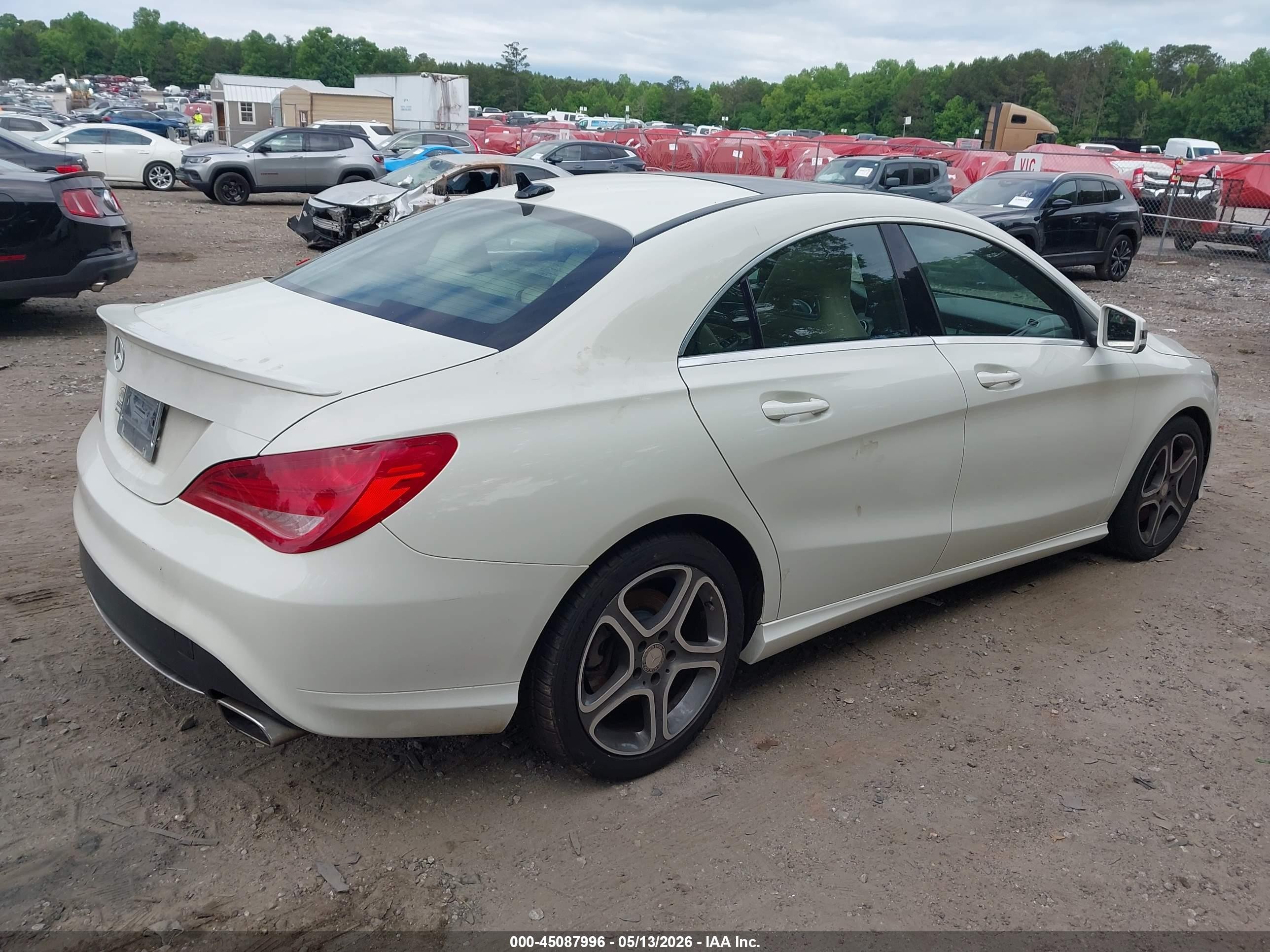 2014 Mercedes-benz Cla 250   White vin: WDDSJ4EB6EN114818