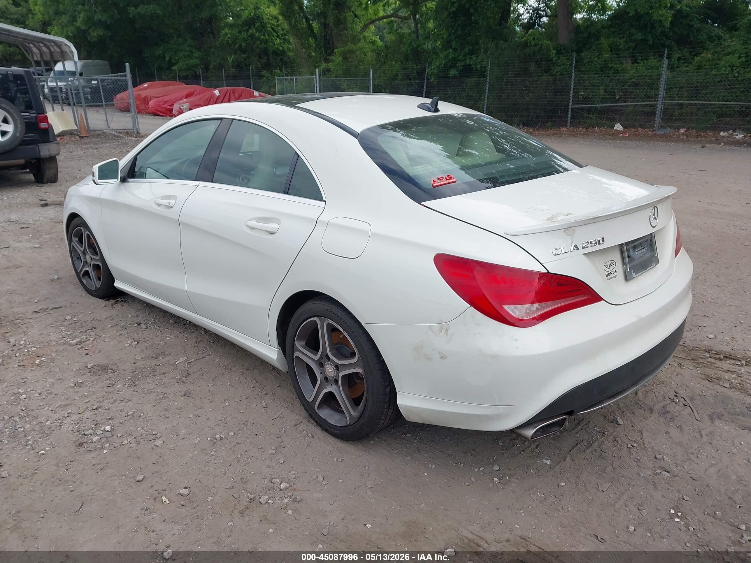 2014 Mercedes-benz Cla 250   White vin: WDDSJ4EB6EN114818