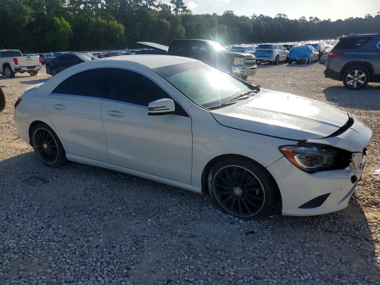 2014 Mercedes-benz Cla 250 White vin: WDDSJ4EB6EN150542
