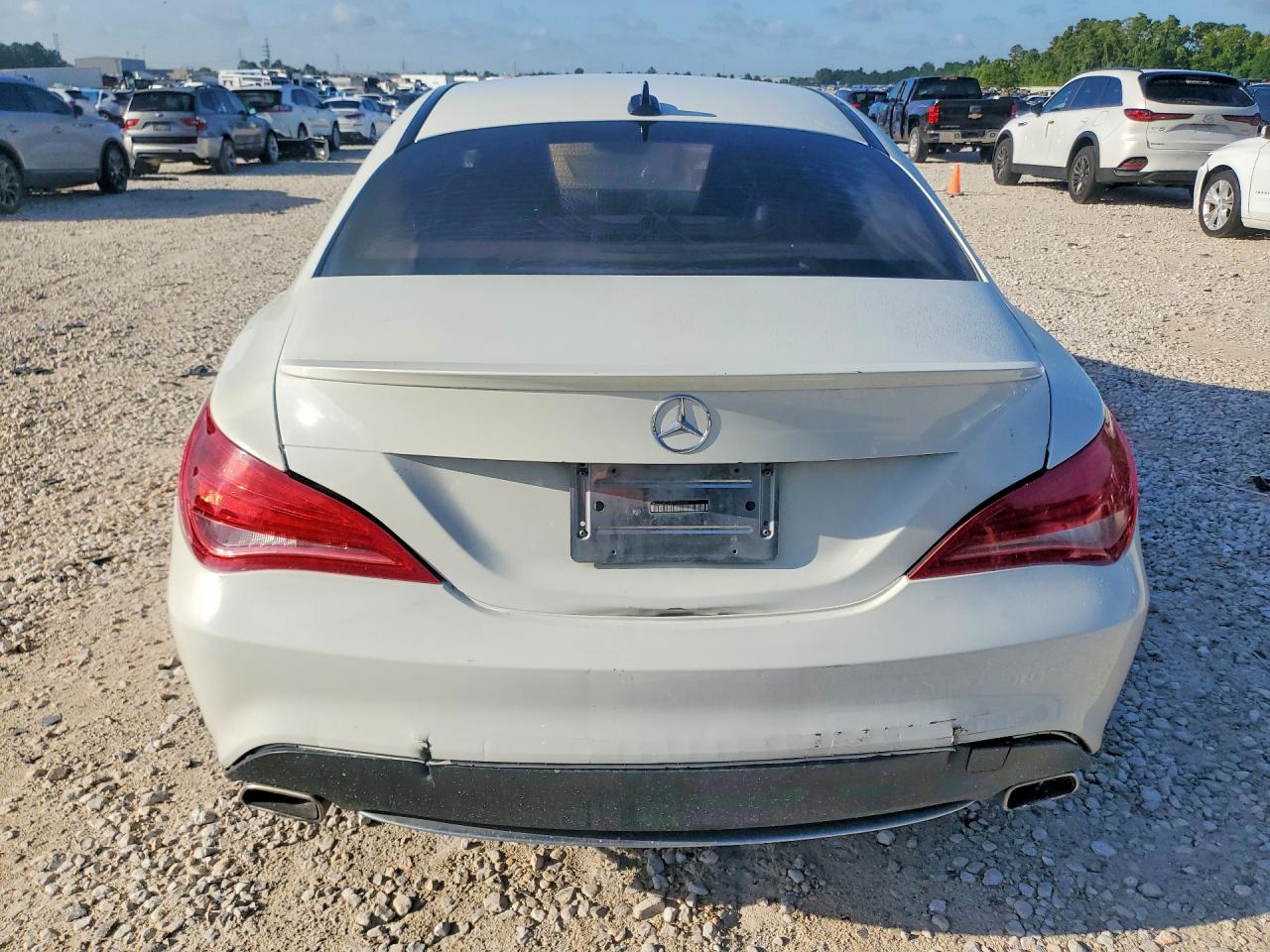 2014 Mercedes-benz Cla 250 White vin: WDDSJ4EB6EN150542