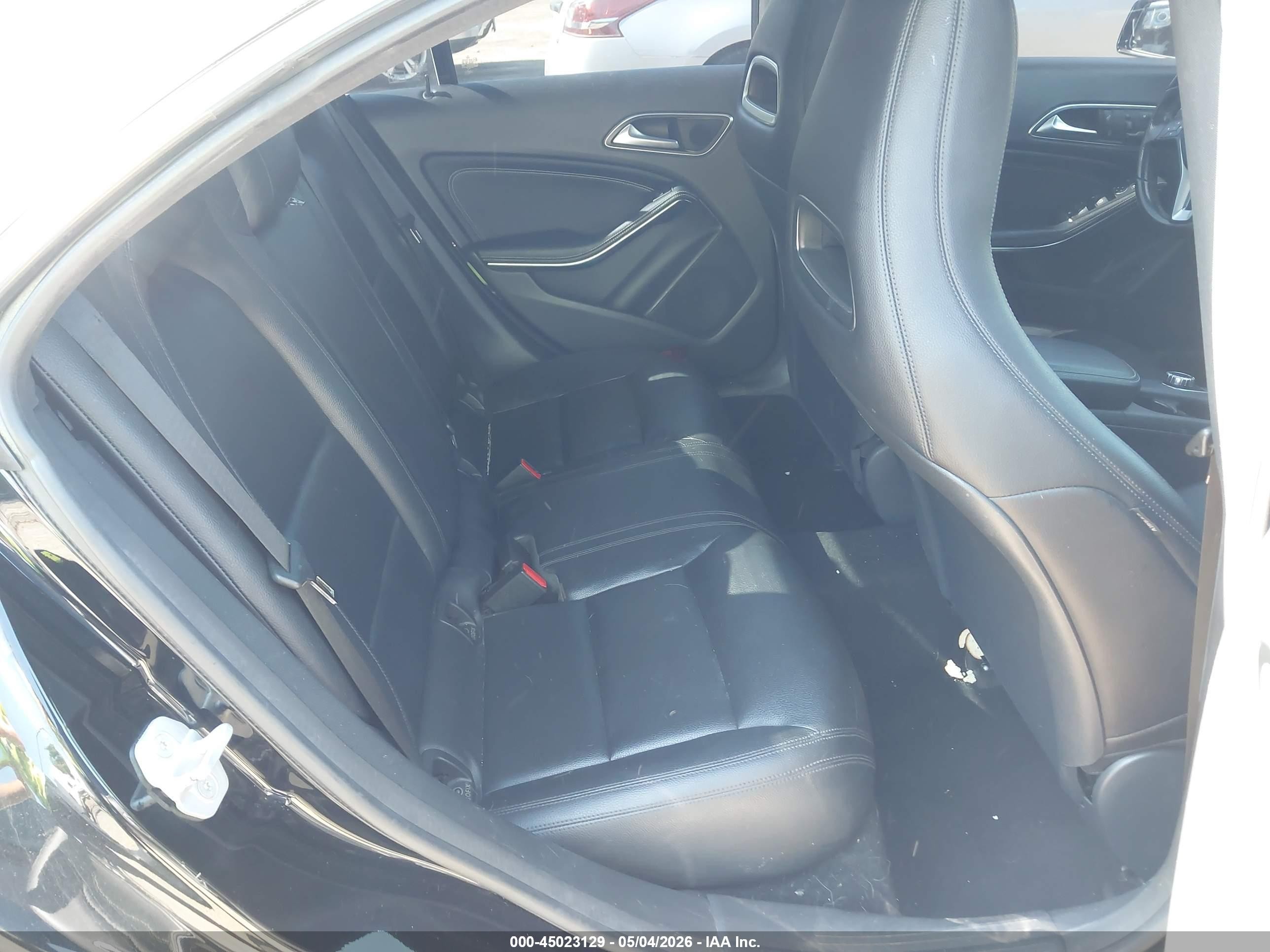 2014 Mercedes-benz Cla 250   Black vin: WDDSJ4EB6EN153196