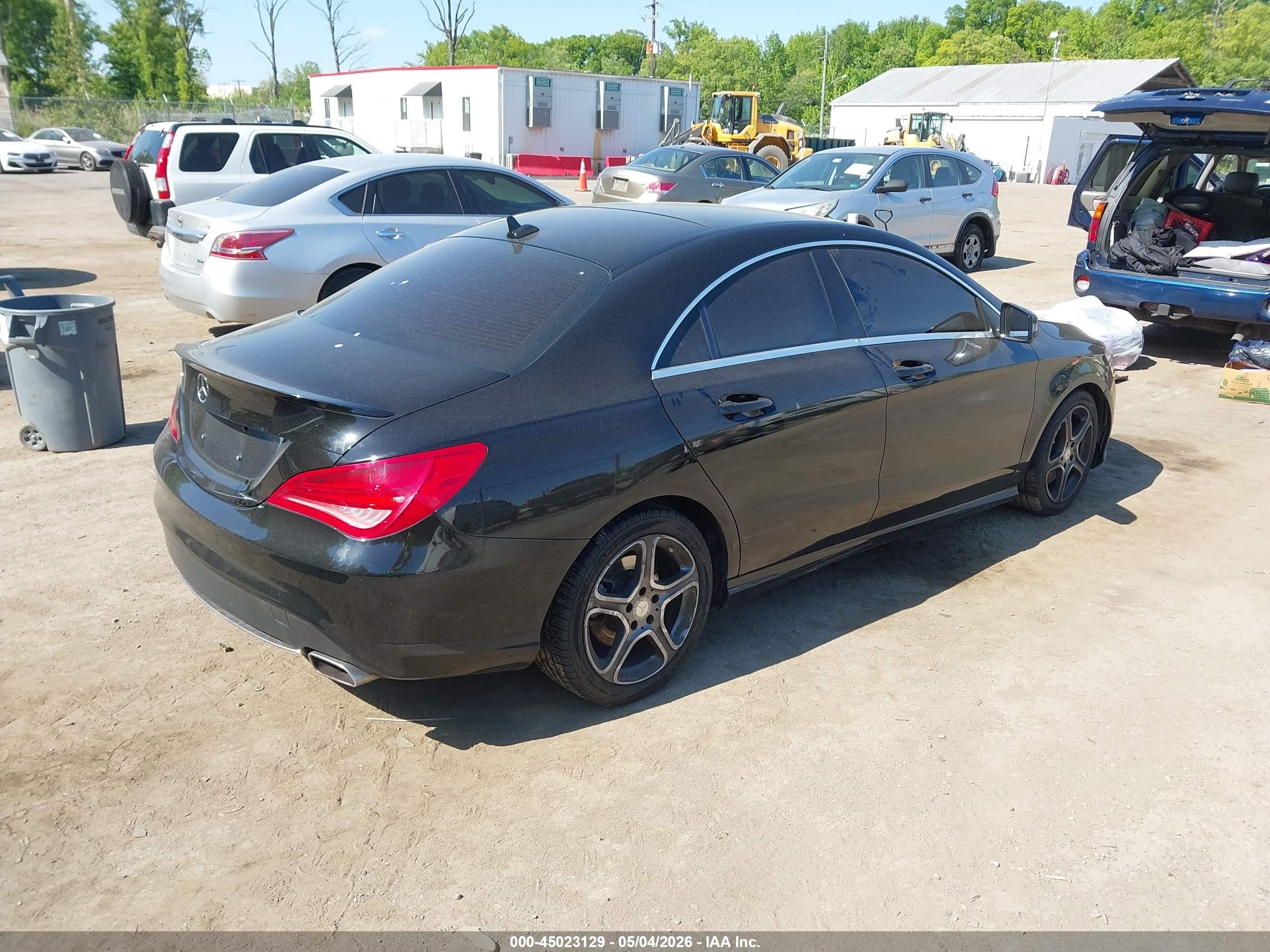 2014 Mercedes-benz Cla 250   Black vin: WDDSJ4EB6EN153196