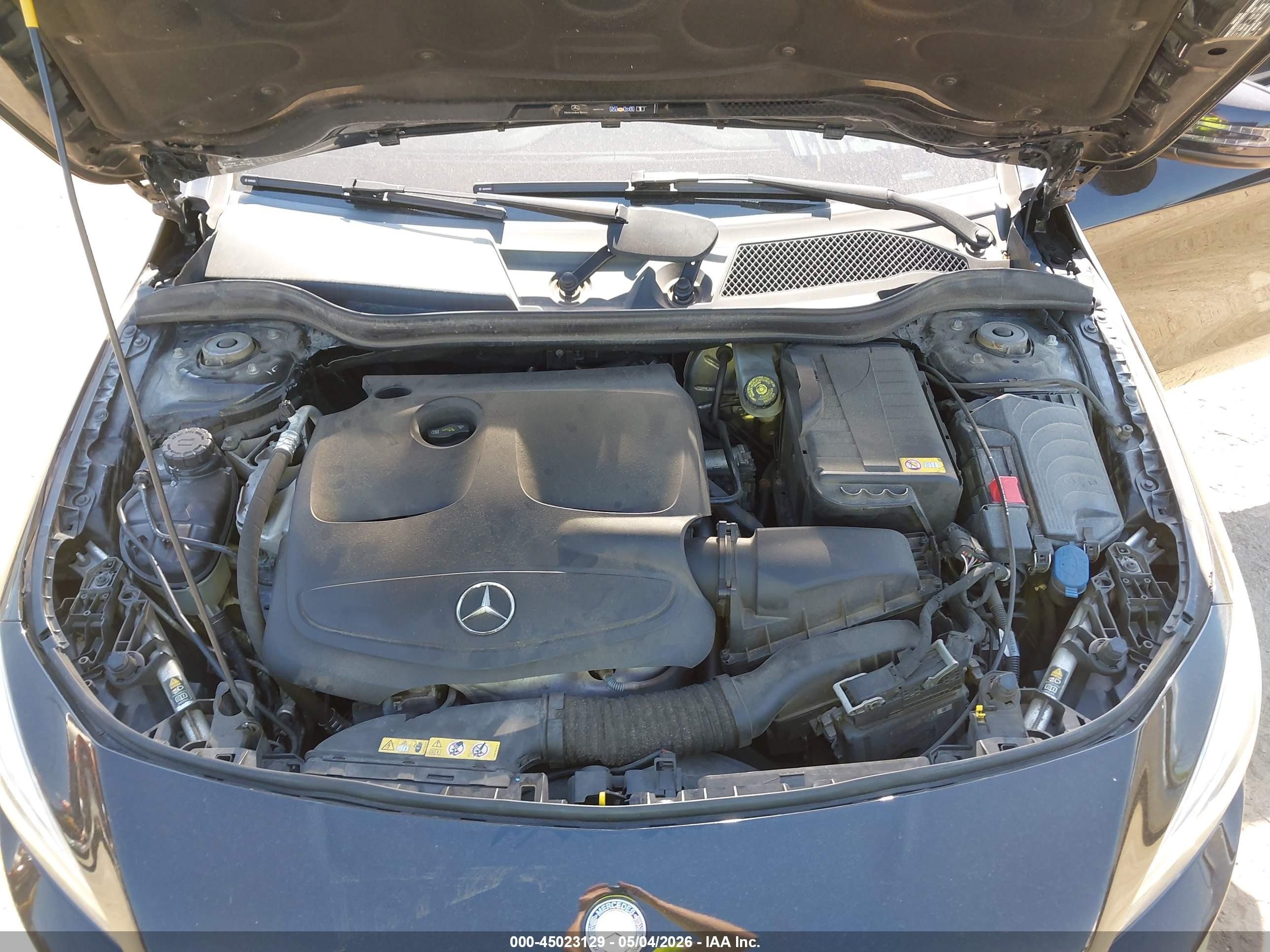 2014 Mercedes-benz Cla 250   Black vin: WDDSJ4EB6EN153196