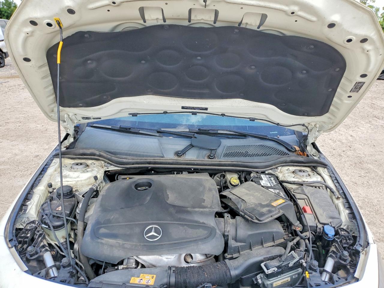 2015 Mercedes-benz Cla 250 Белый vin: WDDSJ4EB6FN176186