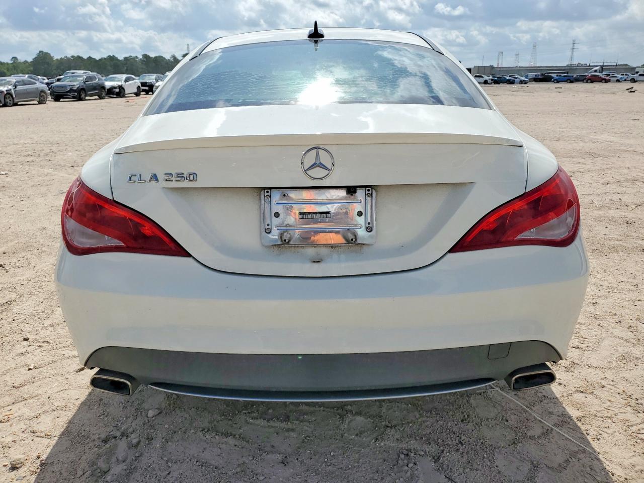 2015 Mercedes-benz Cla 250 Белый vin: WDDSJ4EB6FN176186