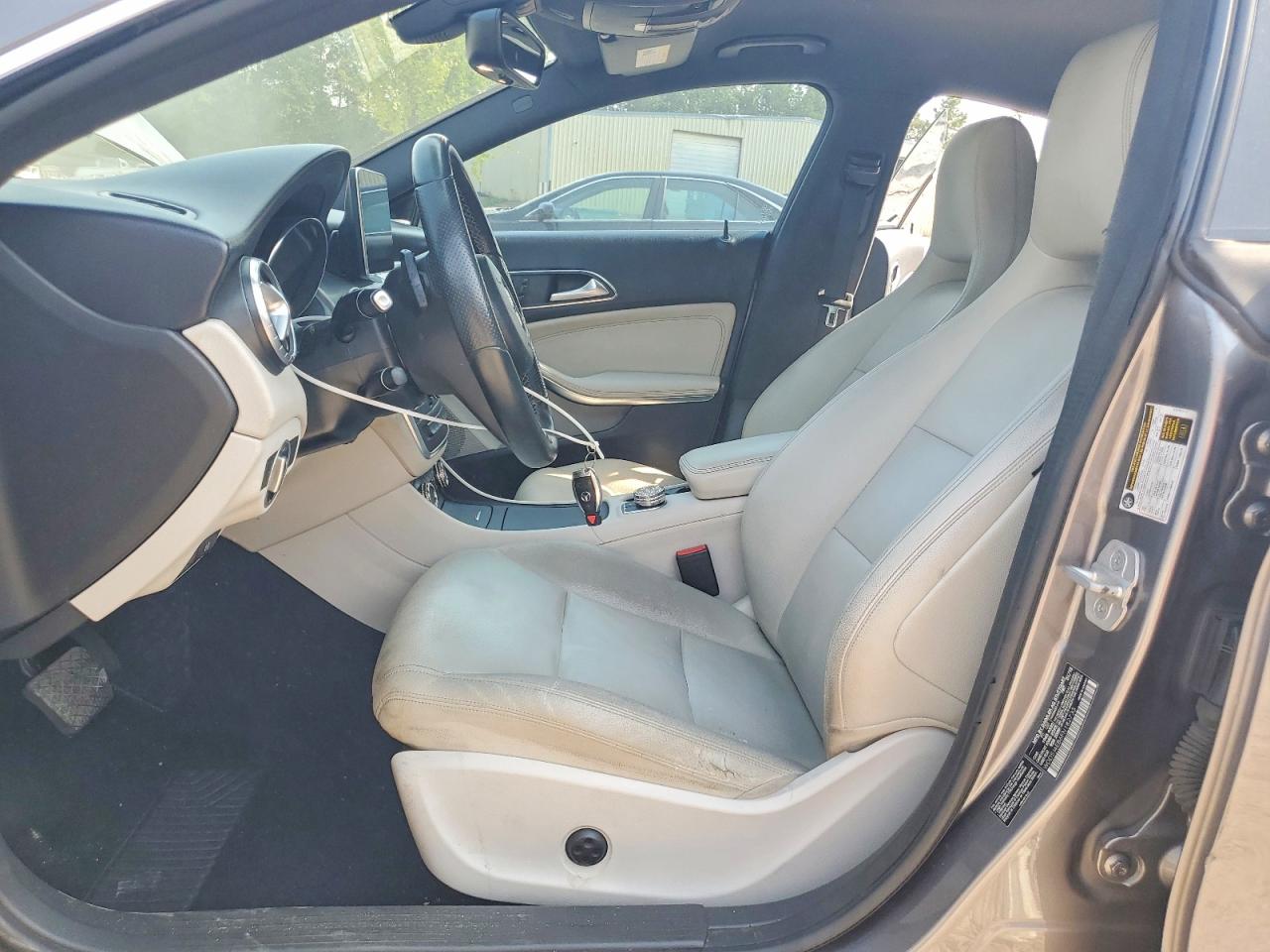 2015 Mercedes-benz Cla 250 Серебряный vin: WDDSJ4EB6FN182733
