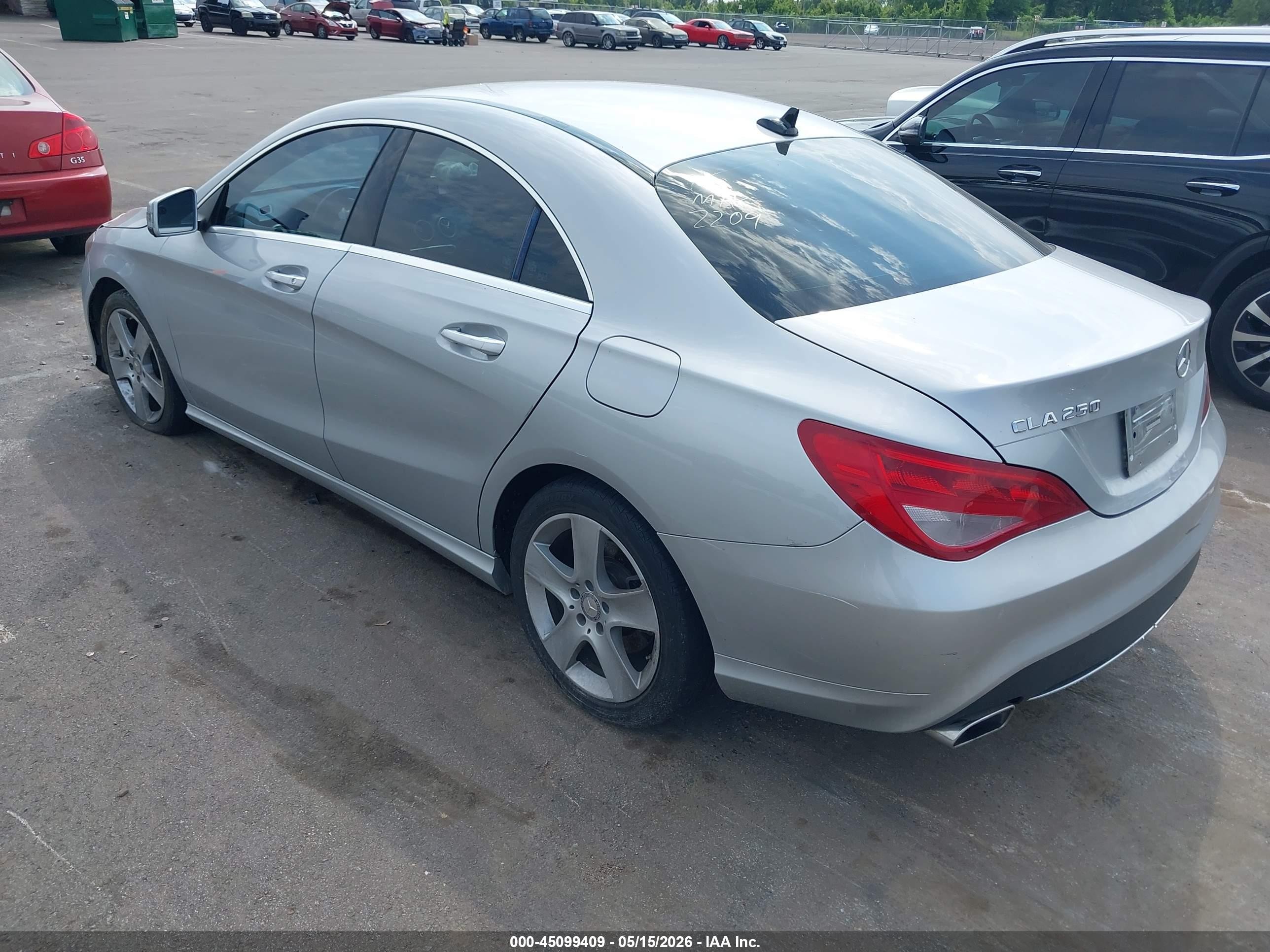 2015 Mercedes-benz Cla 250   Silver vin: WDDSJ4EB6FN192209