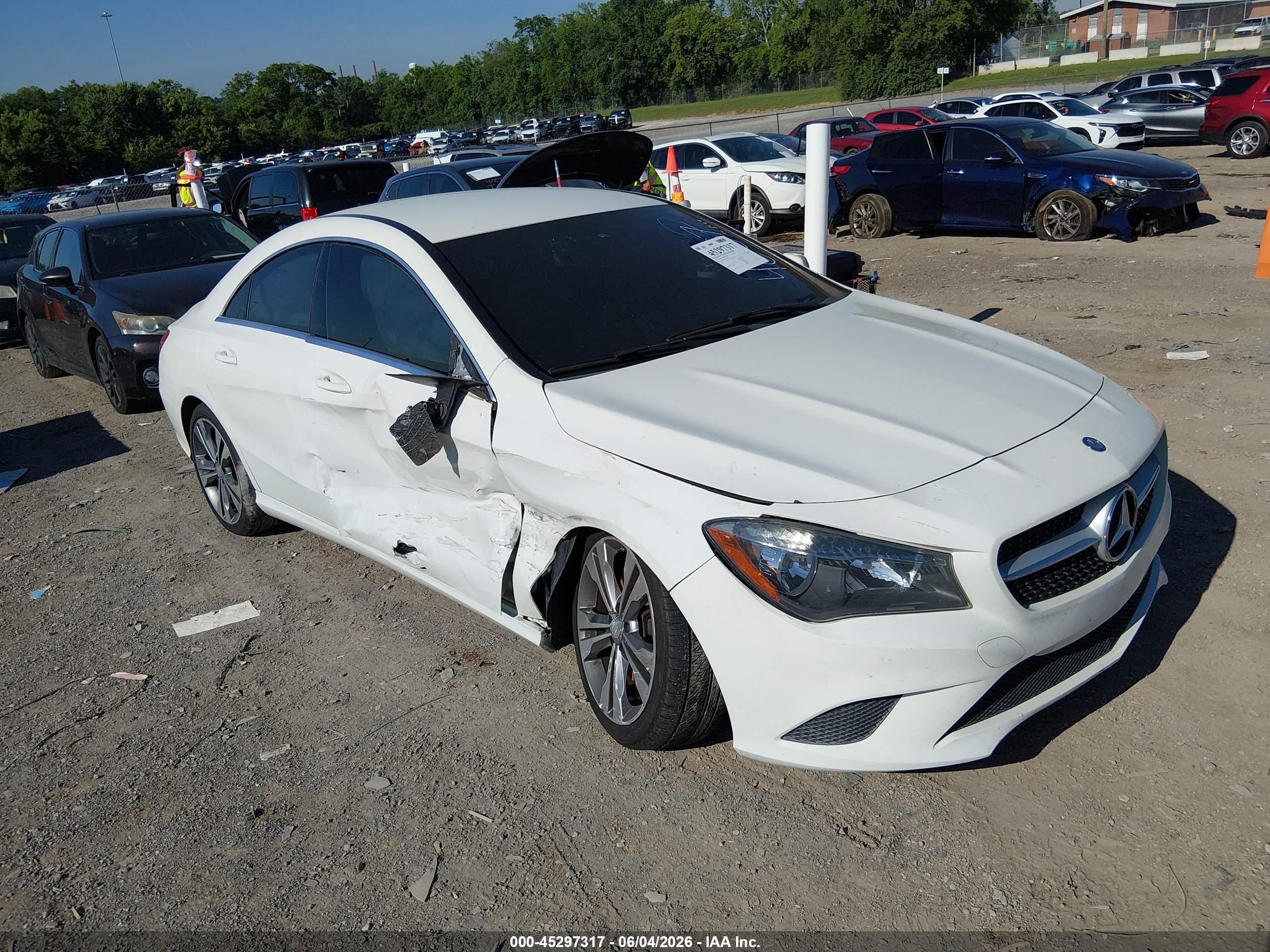 2015 Mercedes-benz Cla 250   White vin: WDDSJ4EB6FN214807
