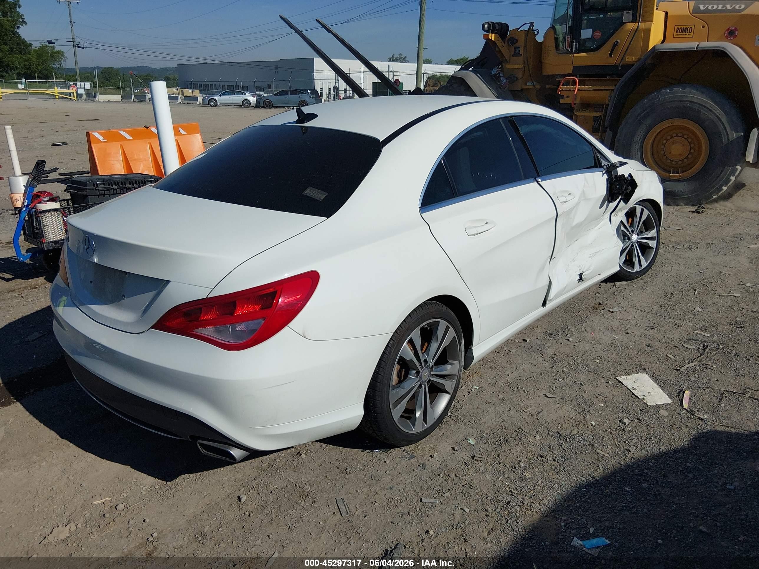 2015 Mercedes-benz Cla 250   White vin: WDDSJ4EB6FN214807
