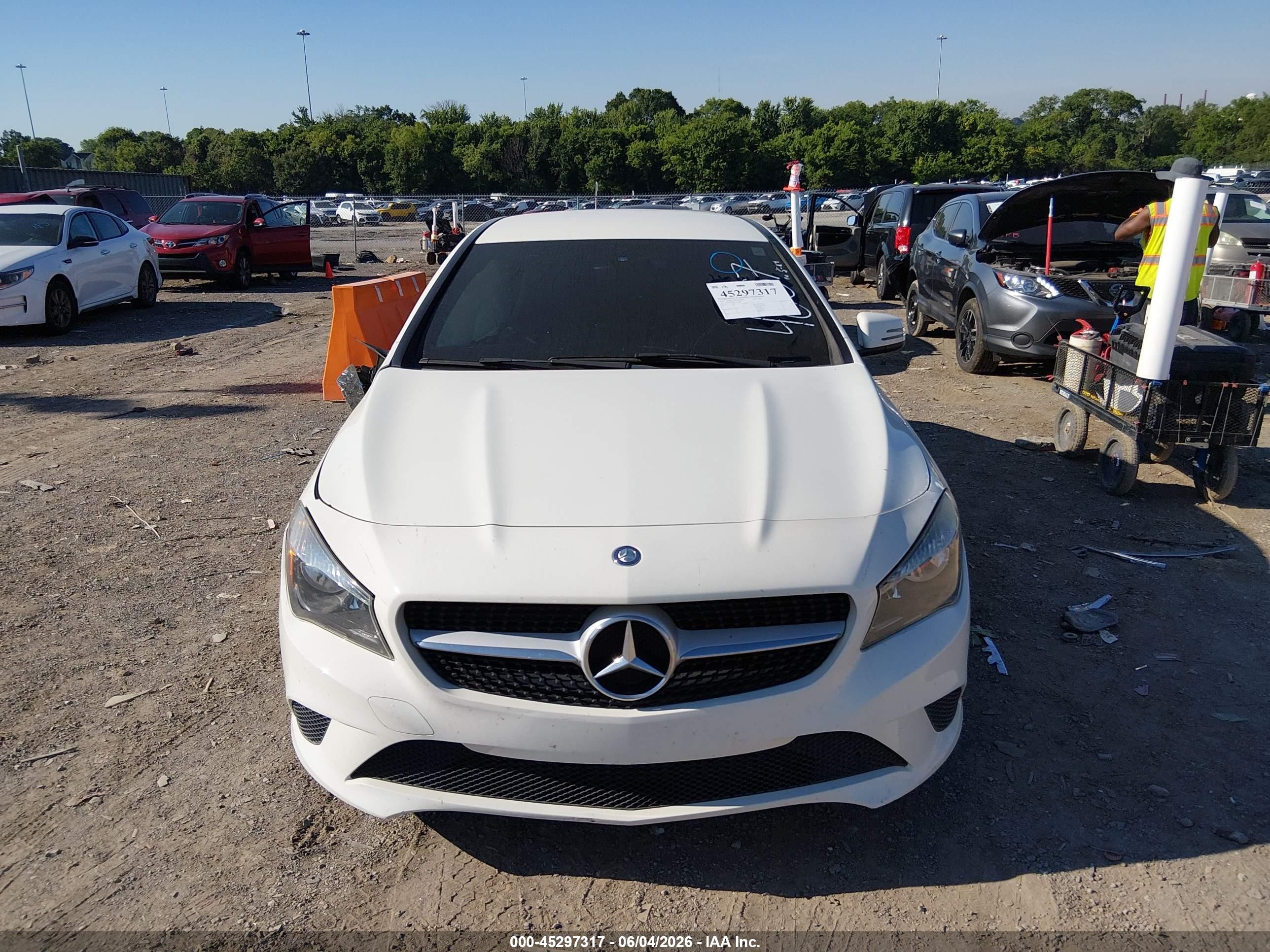 2015 Mercedes-benz Cla 250   White vin: WDDSJ4EB6FN214807