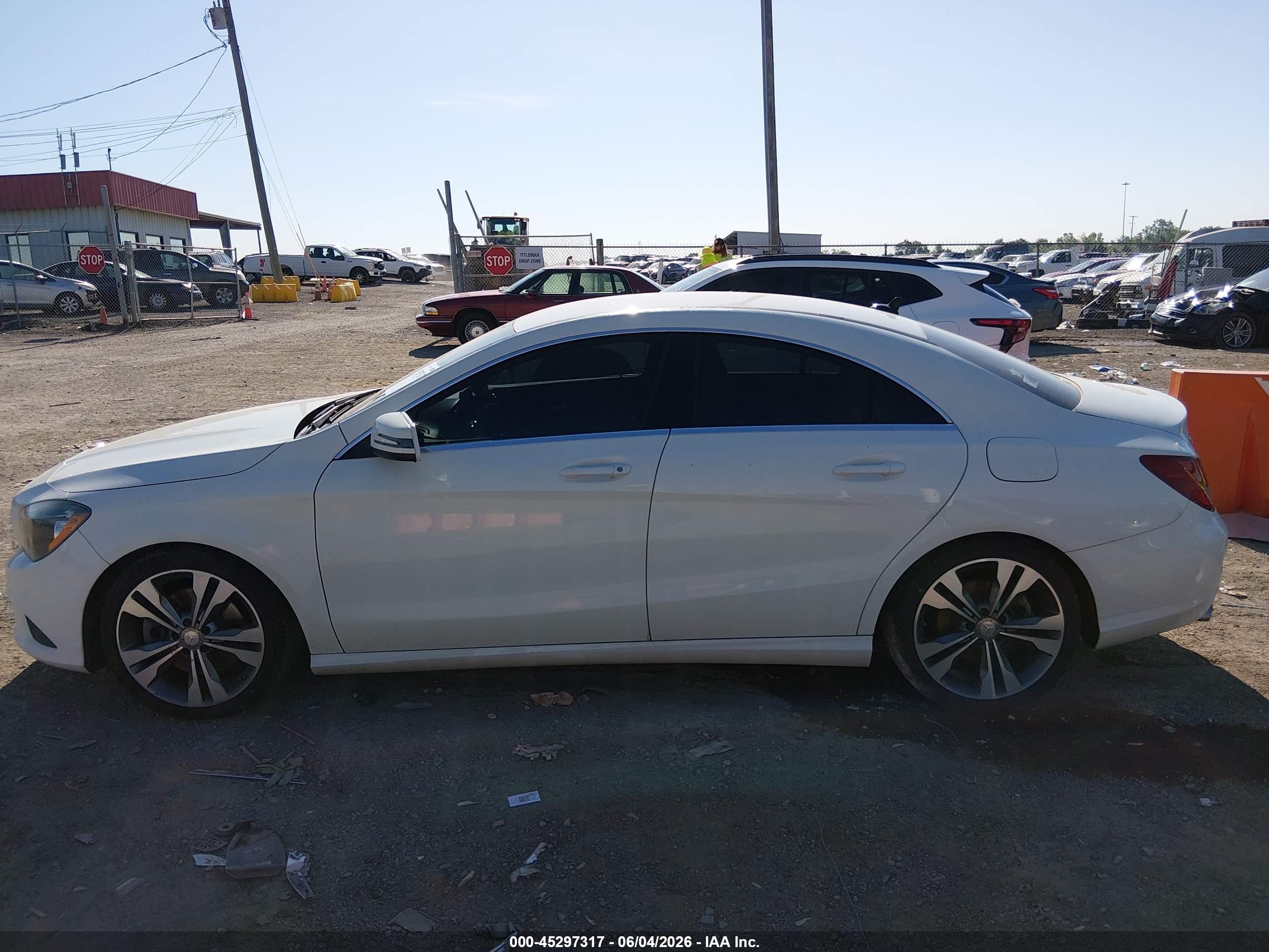 2015 Mercedes-benz Cla 250   White vin: WDDSJ4EB6FN214807