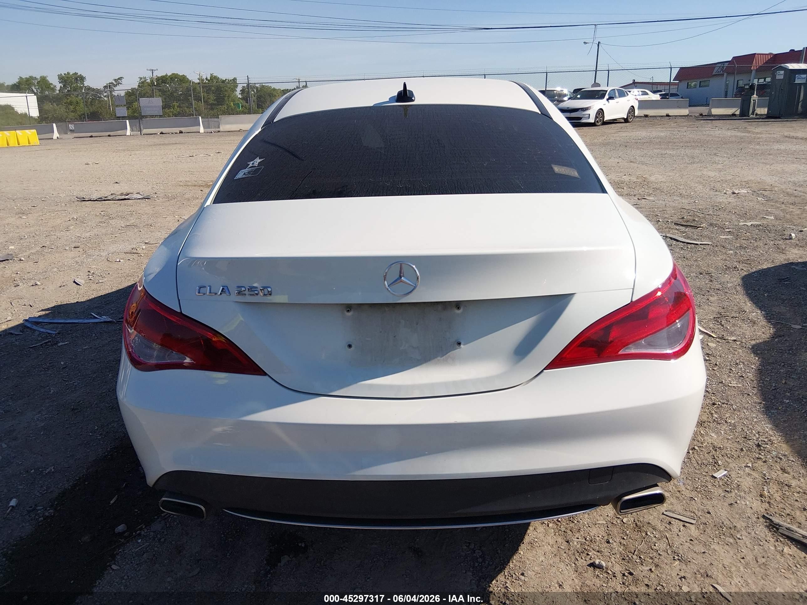2015 Mercedes-benz Cla 250   White vin: WDDSJ4EB6FN214807