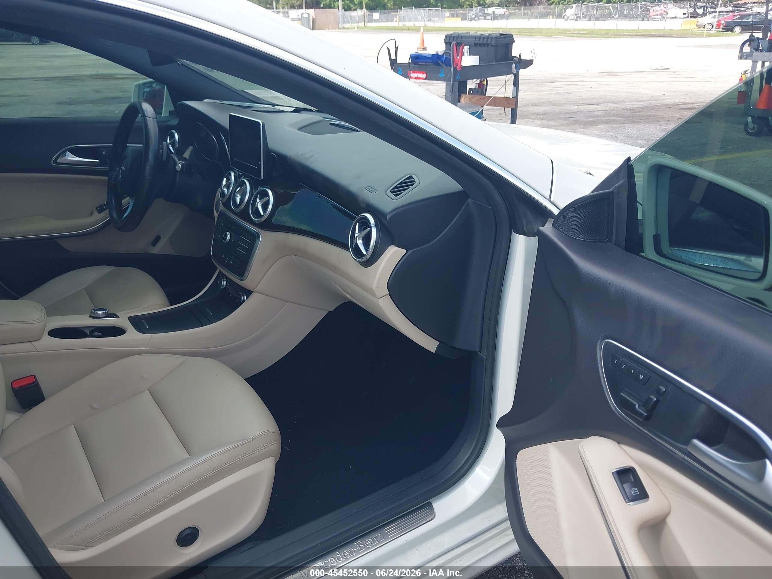 2015 Mercedes-benz Cla 250   White vin: WDDSJ4EB6FN217898