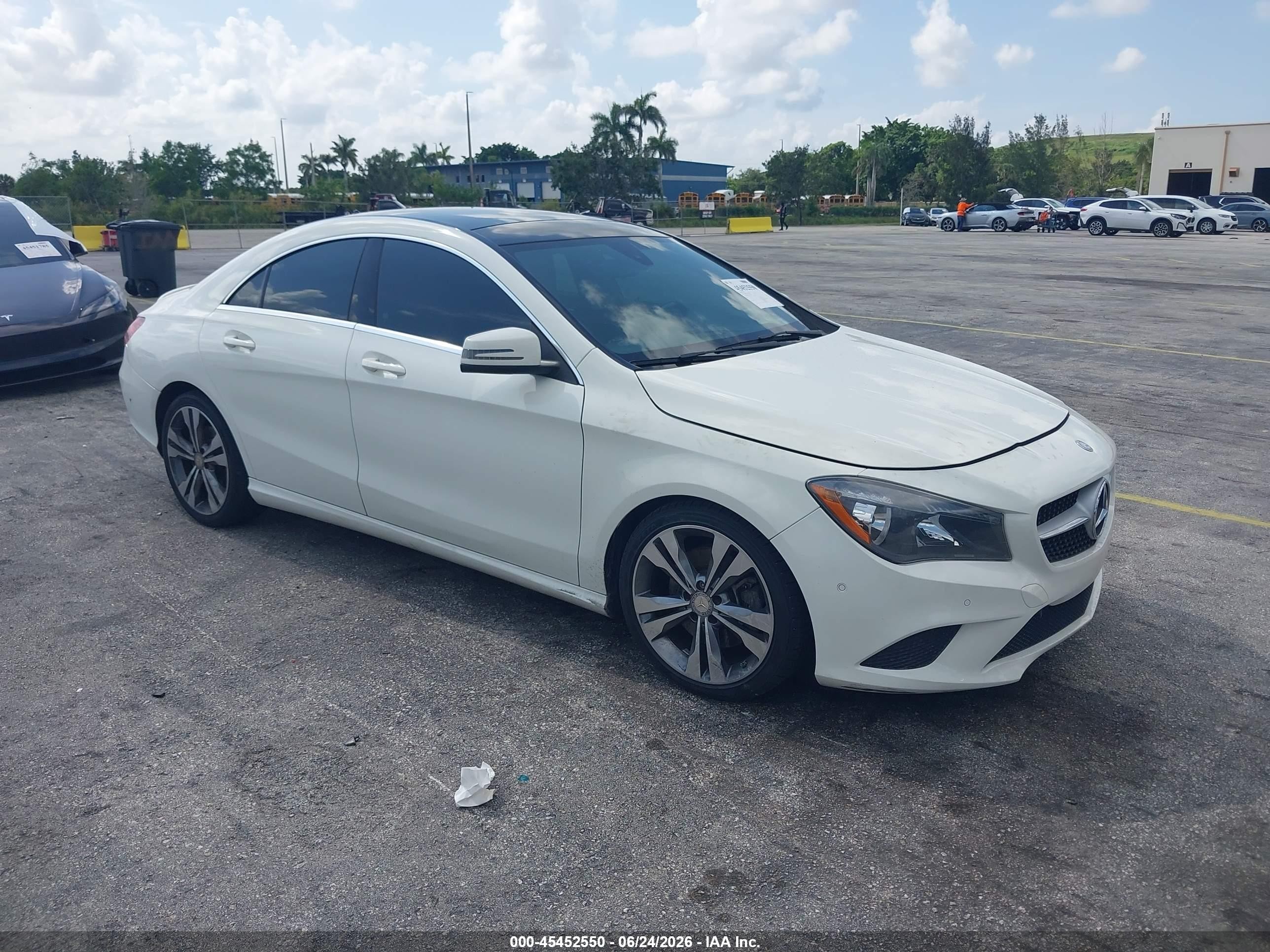2015 Mercedes-benz Cla 250   White vin: WDDSJ4EB6FN217898