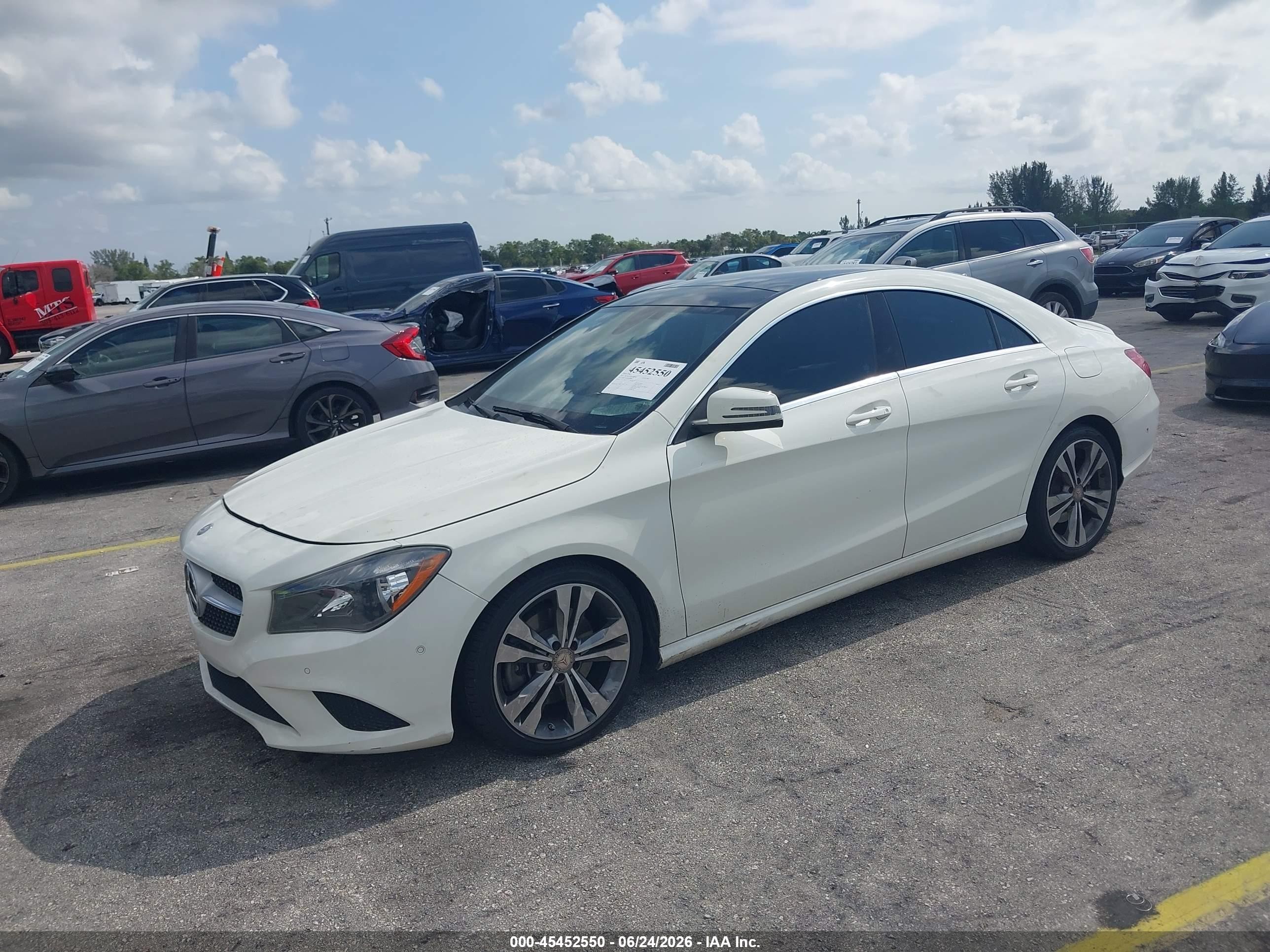 2015 Mercedes-benz Cla 250   White vin: WDDSJ4EB6FN217898