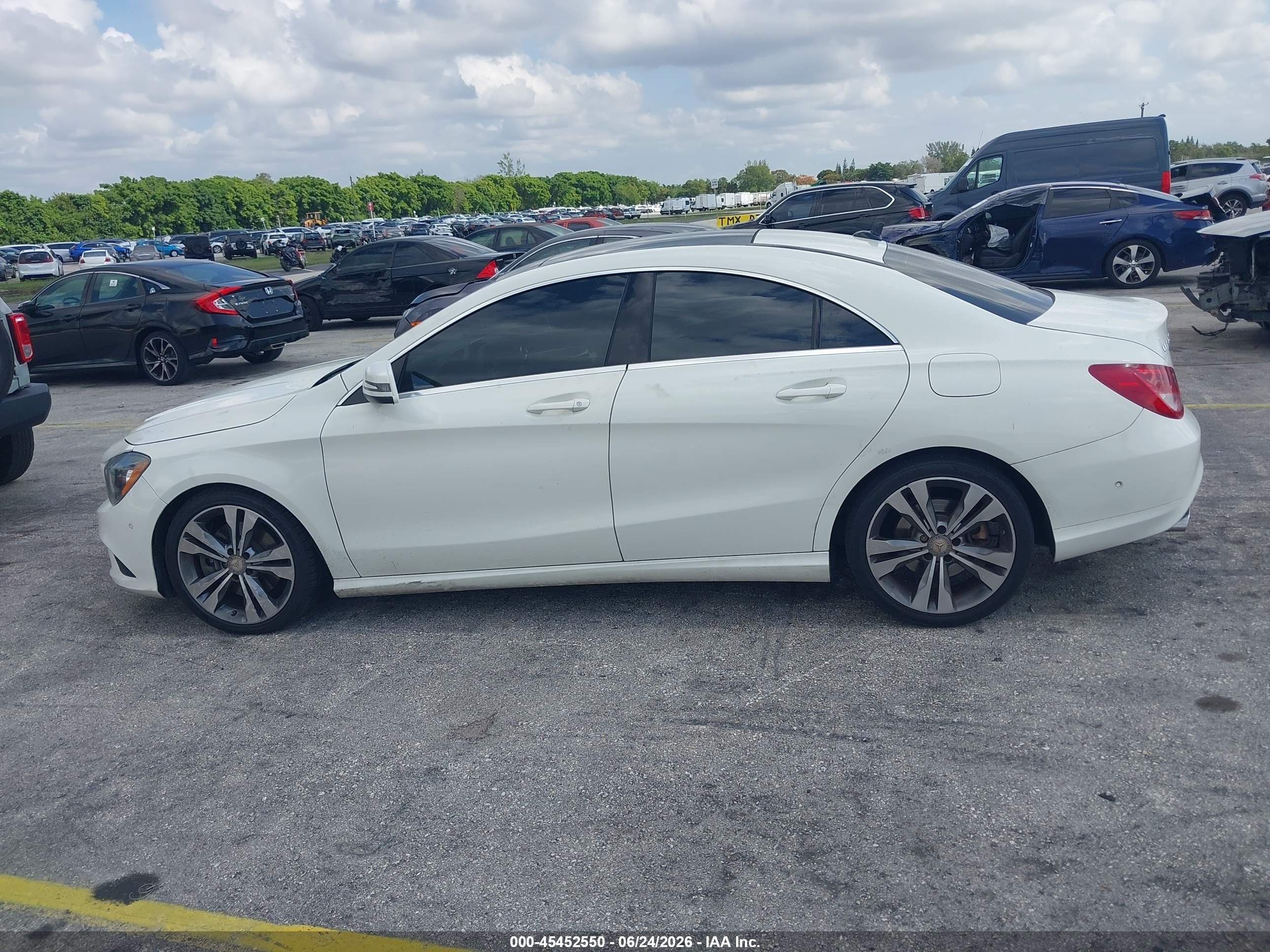 2015 Mercedes-benz Cla 250   White vin: WDDSJ4EB6FN217898