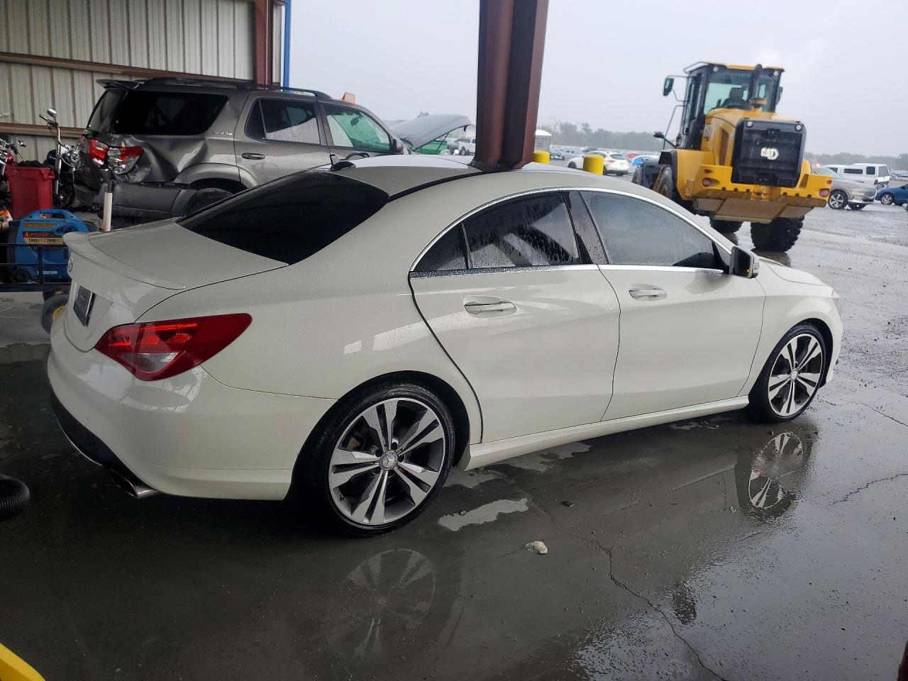 2015 Mercedes-benz Cla 250 White vin: WDDSJ4EB6FN251646