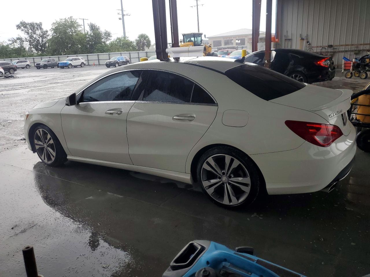 2015 Mercedes-benz Cla 250 White vin: WDDSJ4EB6FN251646