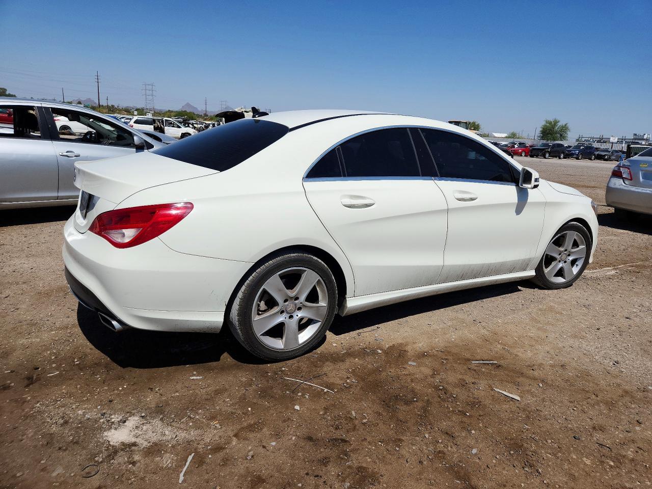 2015 Mercedes-benz Cla 250 White vin: WDDSJ4EB6FN279950