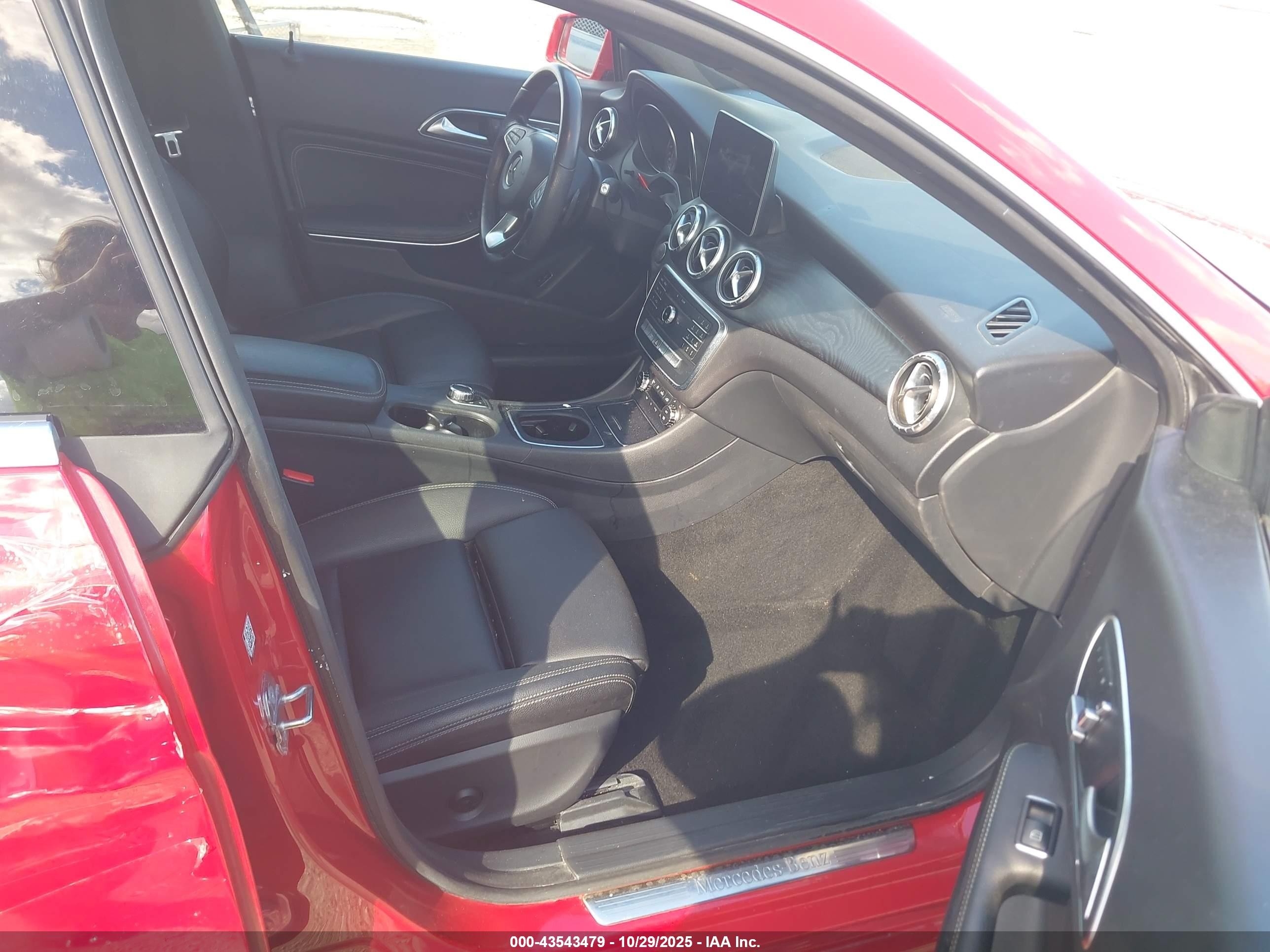2019 Mercedes-benz Cla 250   Red vin: WDDSJ4EB6KN738436