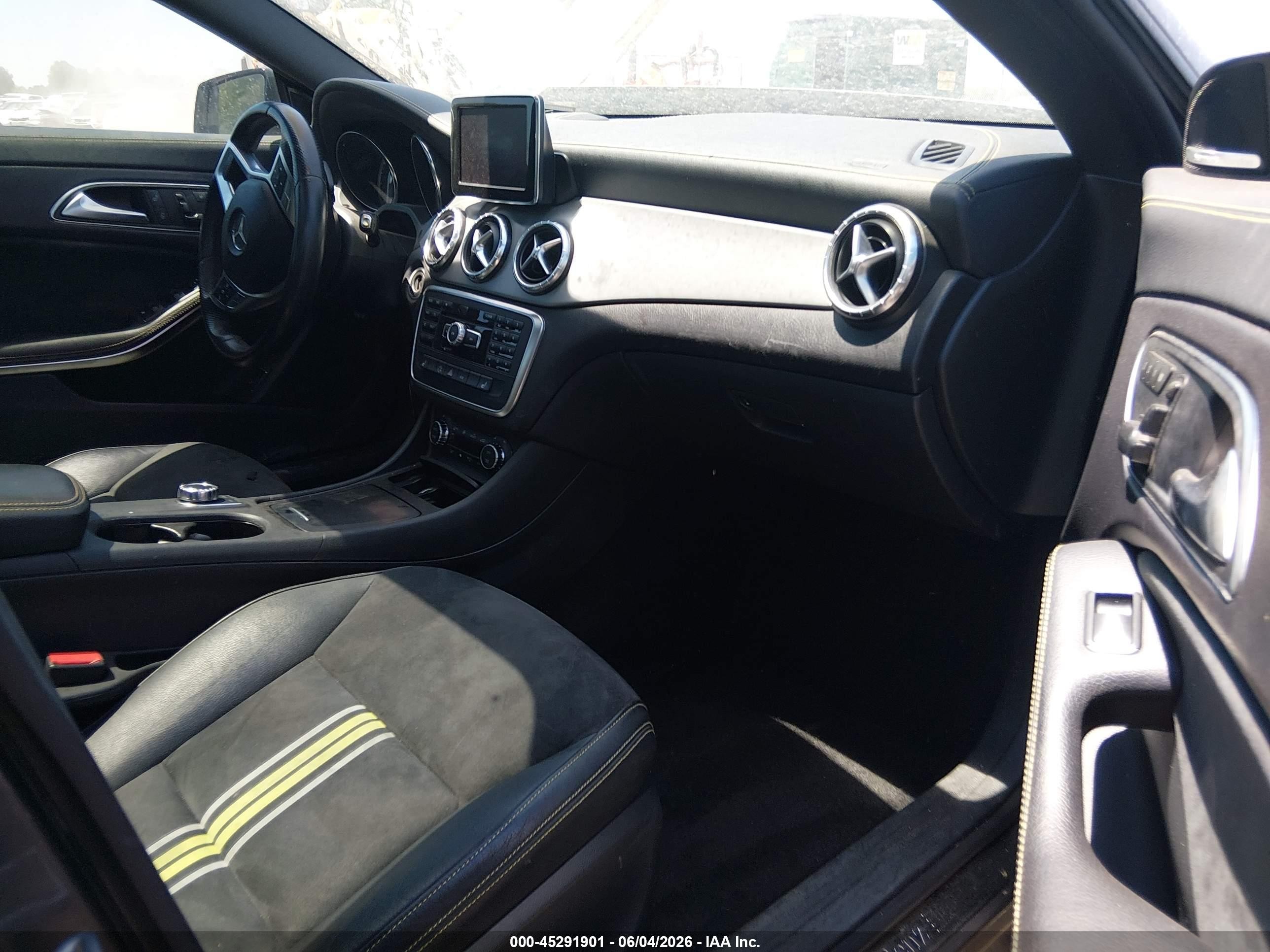 2014 Mercedes-benz Cla 250   Silver vin: WDDSJ4EB7EN028305