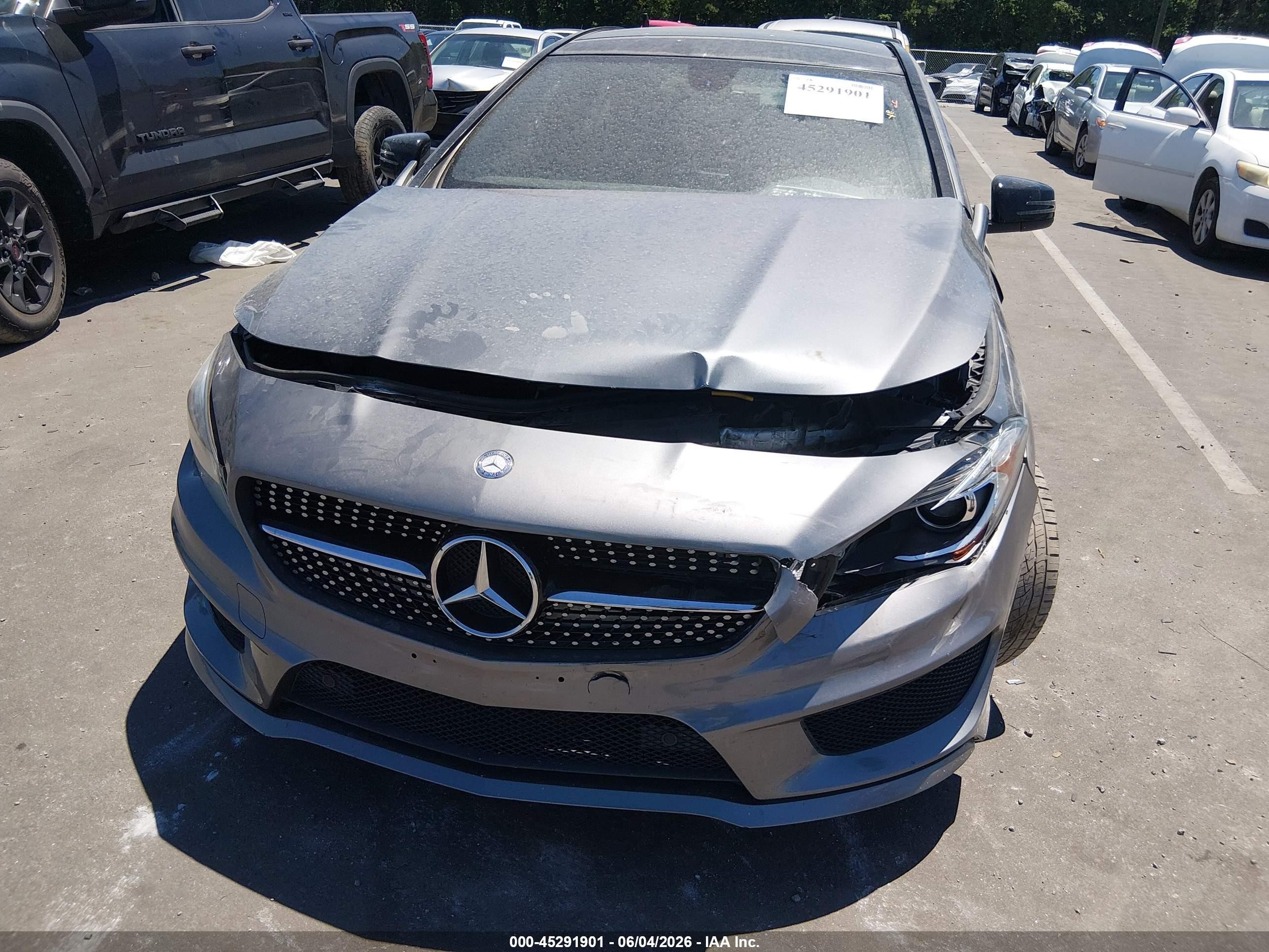 2014 Mercedes-benz Cla 250   Silver vin: WDDSJ4EB7EN028305