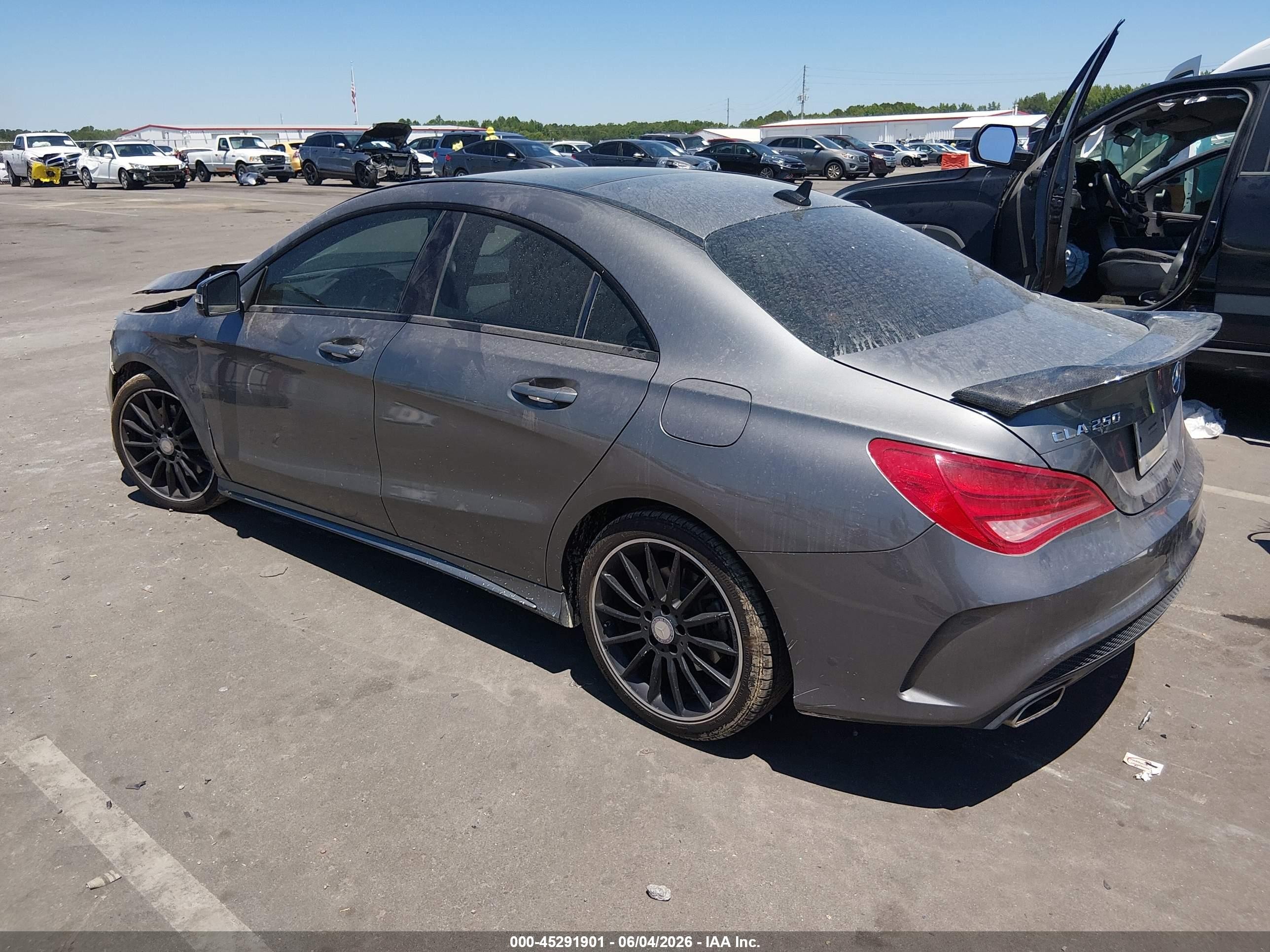 2014 Mercedes-benz Cla 250   Silver vin: WDDSJ4EB7EN028305