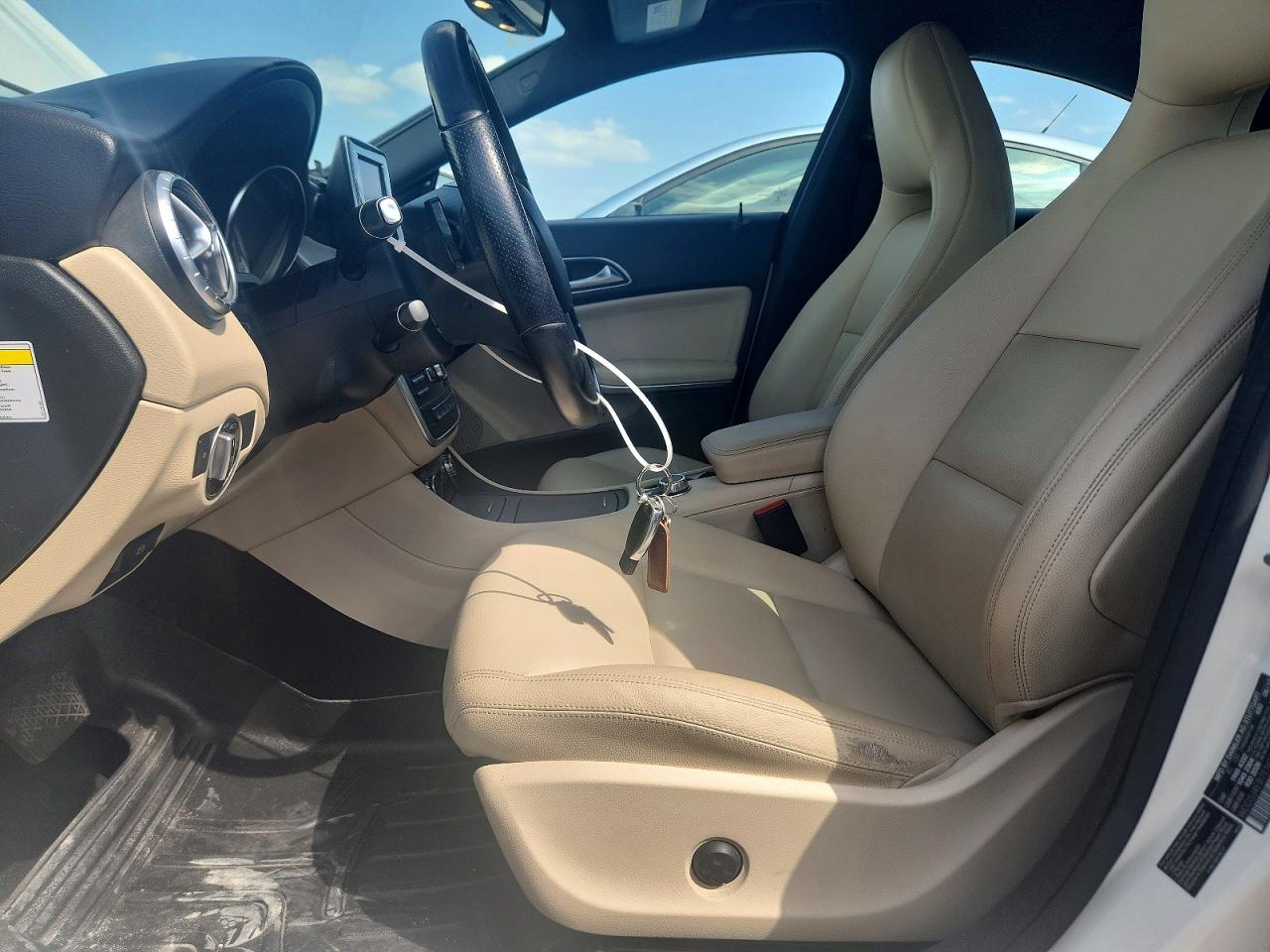 2014 Mercedes-benz Cla 250 White vin: WDDSJ4EB7EN035514
